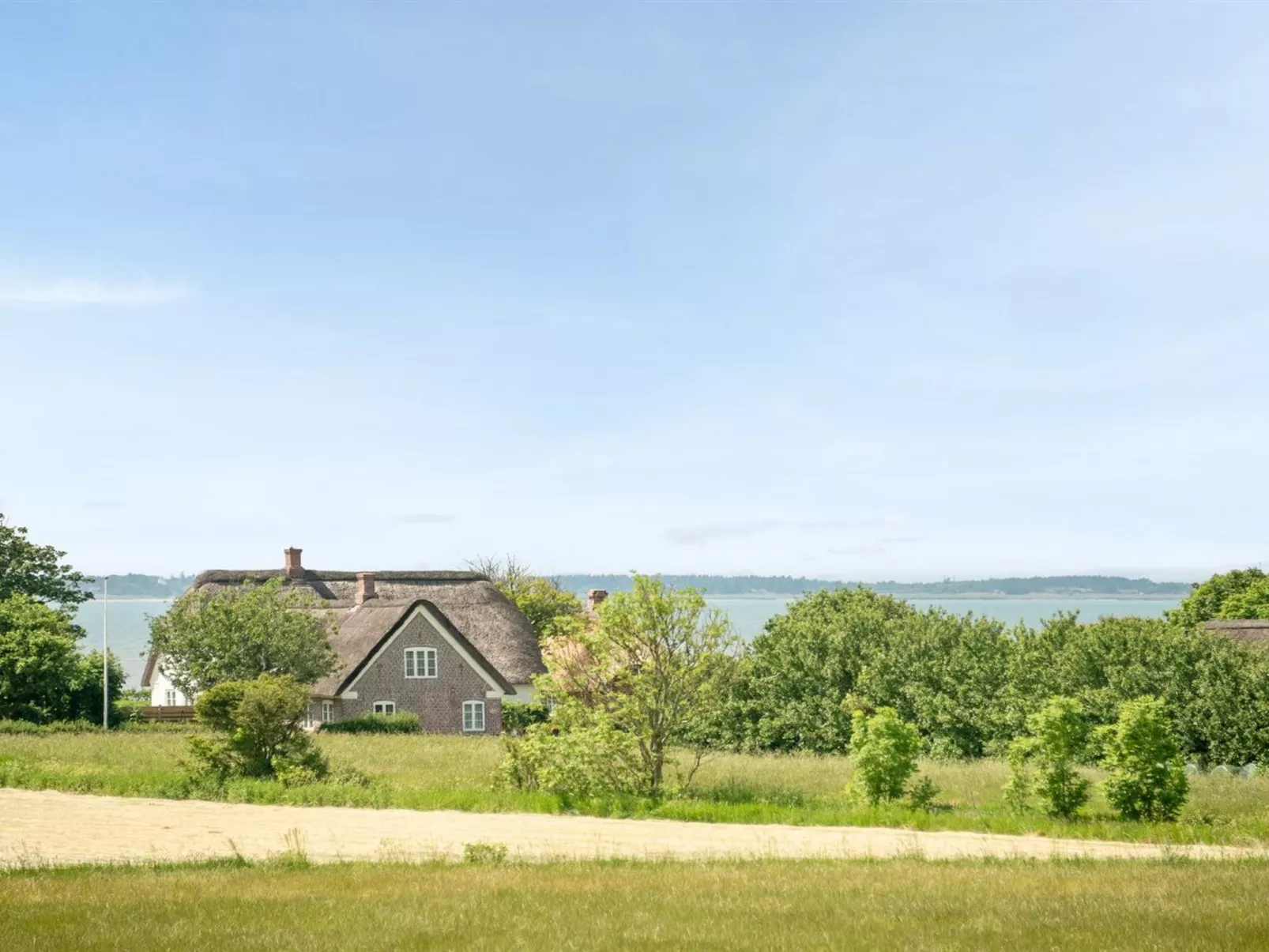 "Iina" - 13km from the sea-Outside