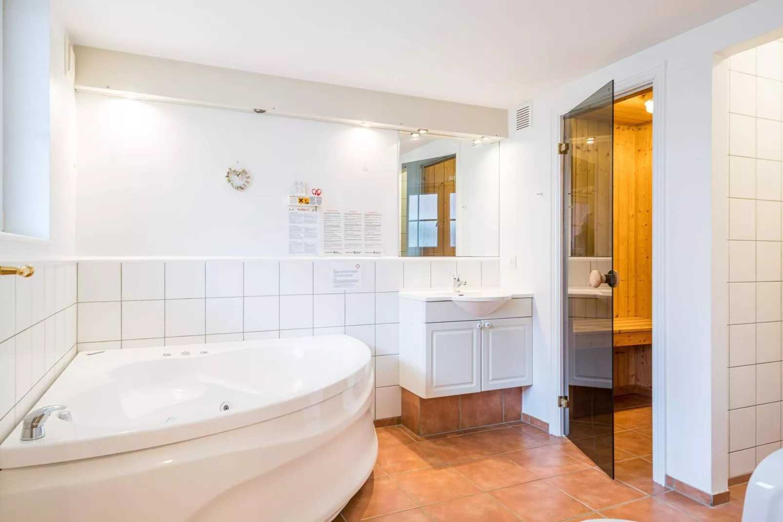 6 Personen Ferienhaus in Blåvand-Wellnessbereich