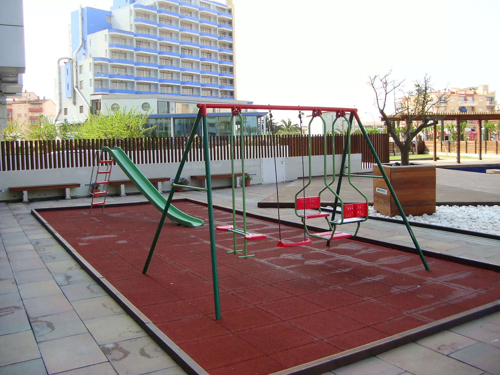 Cristal Mar-Outside