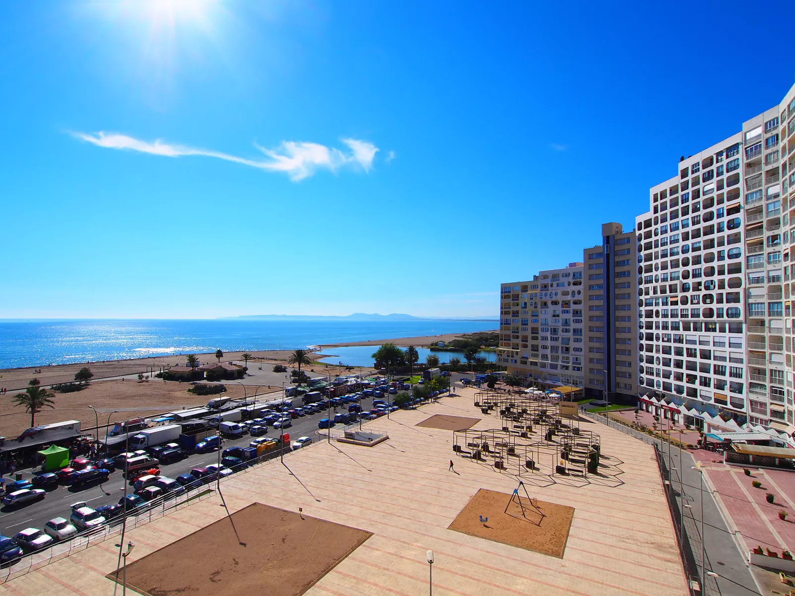 Cristal Mar-Outside
