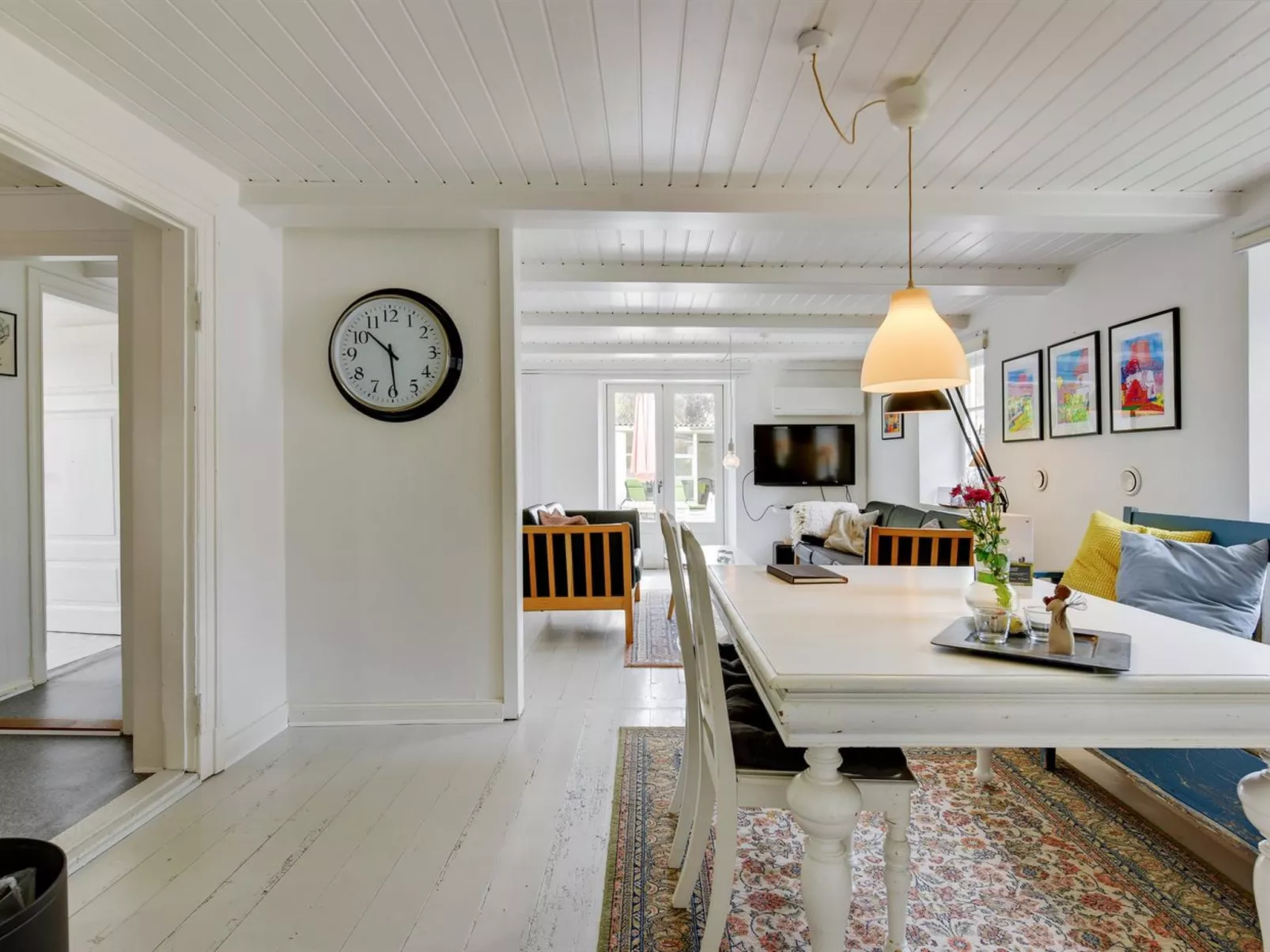 "Elma" - 24km from the sea-Inside