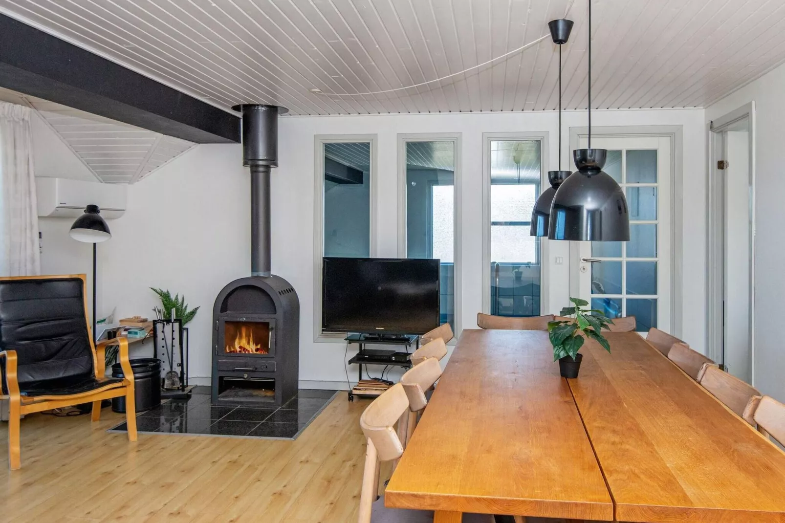 10 person holiday home in Juelsminde-Indoor