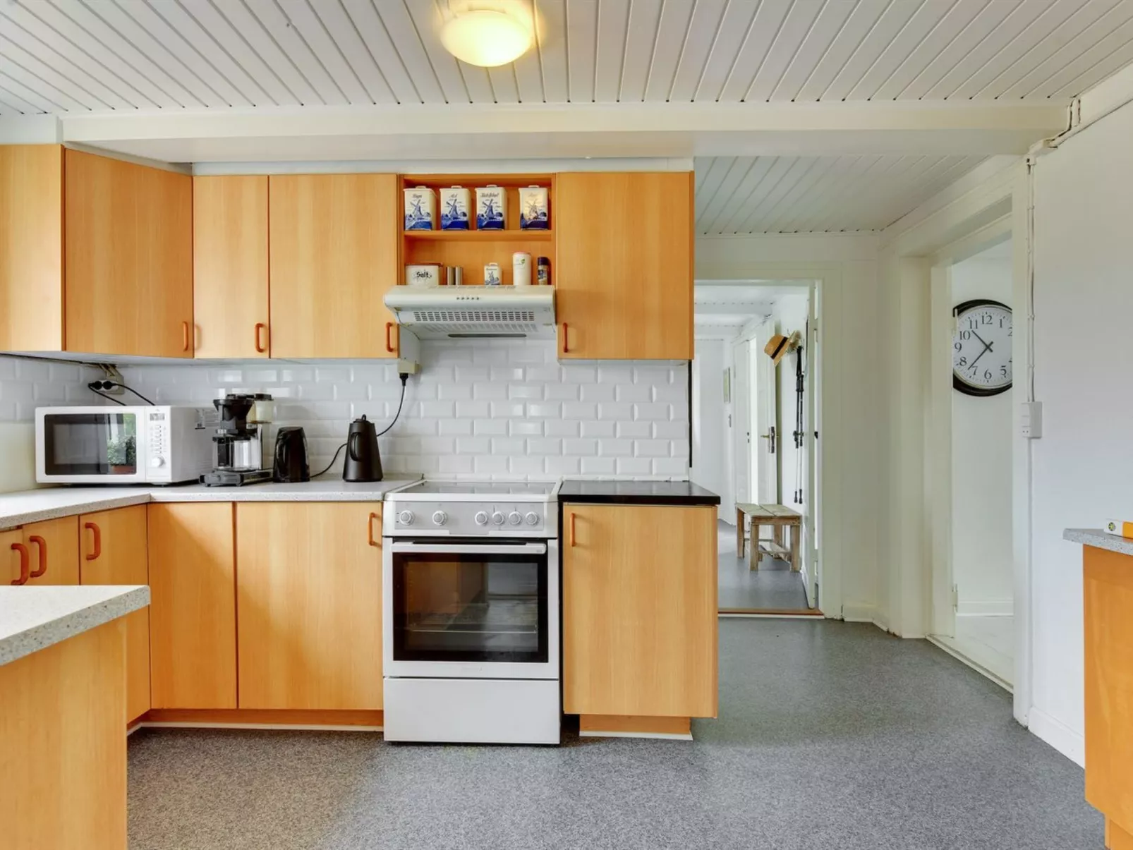 "Elma" - 24km from the sea-Inside