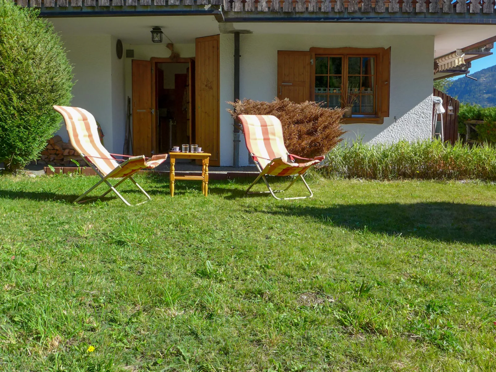 Colline 1-Outside