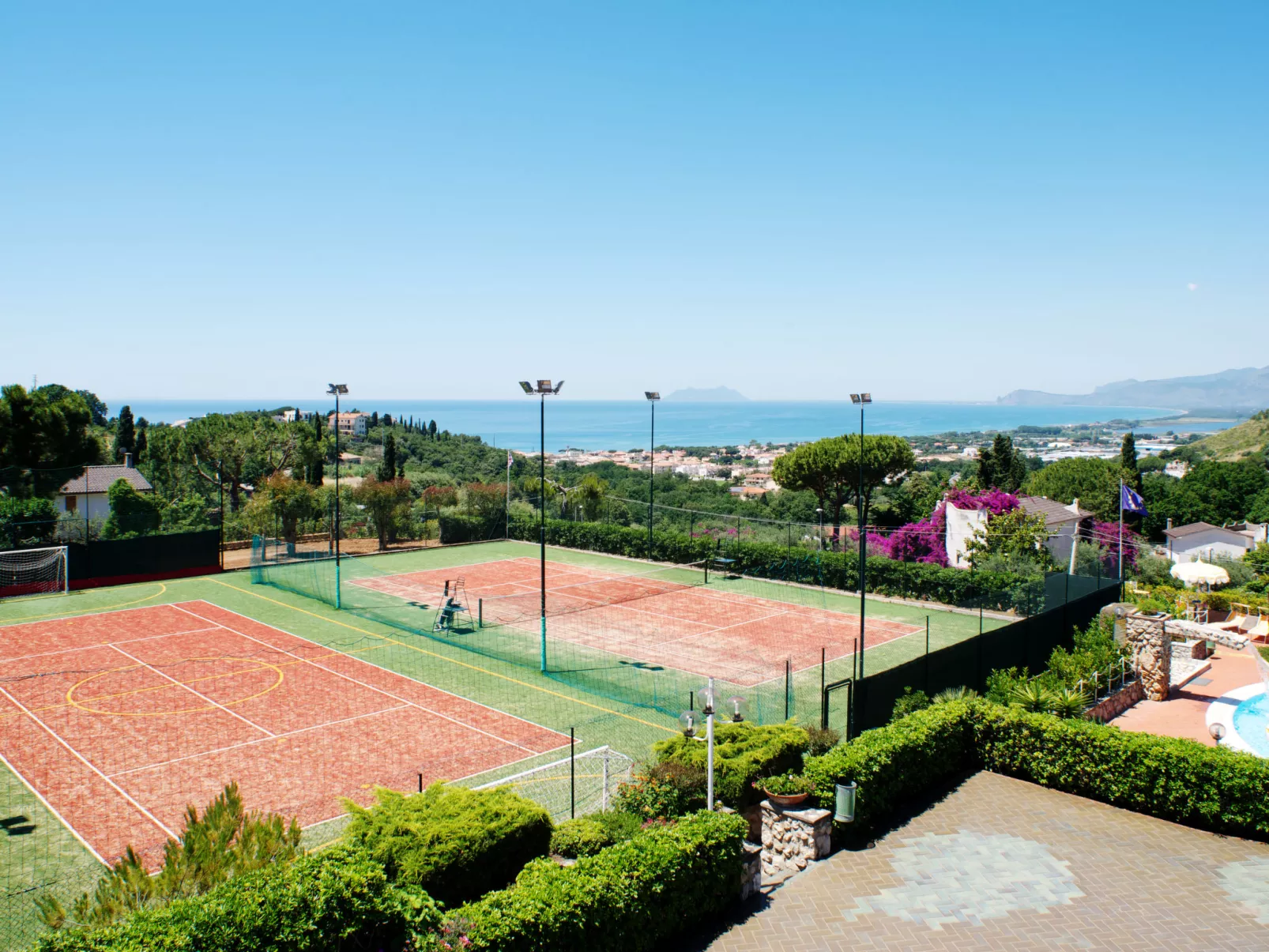 Costa di Kair ed Din-Outside