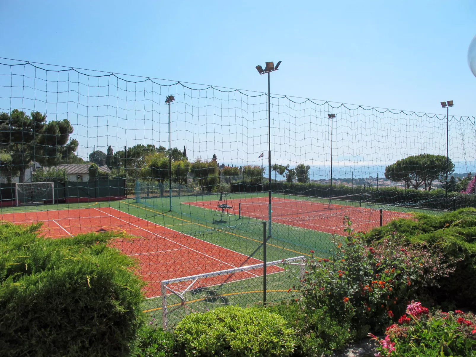 Costa di Kair ed Din-Outside