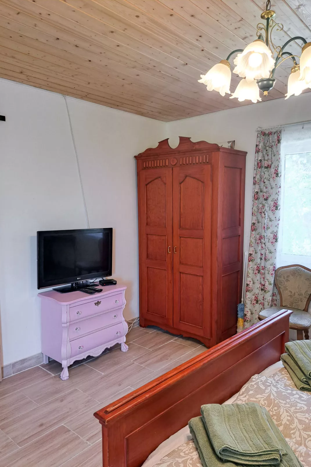 Balatoni Farmhaz-Inside