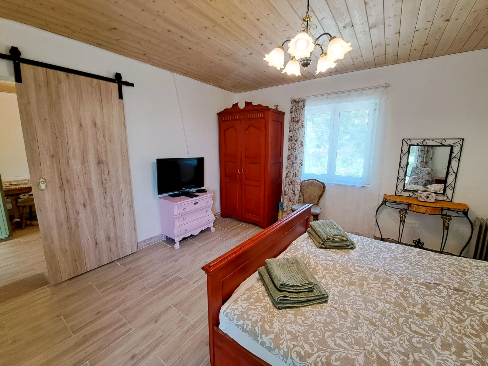 Balatoni Farmhaz-Inside