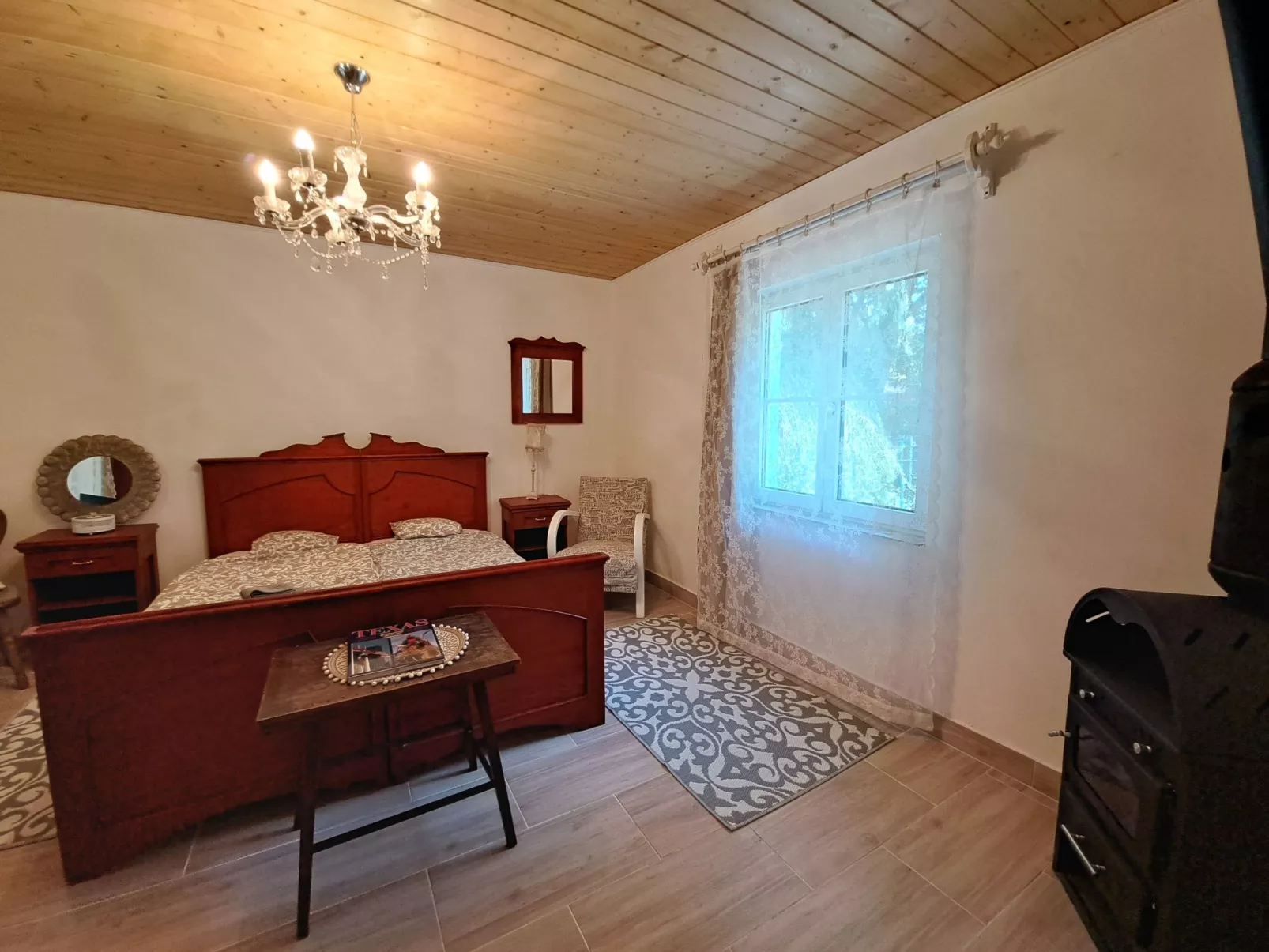 Balatoni Farmhaz-Inside