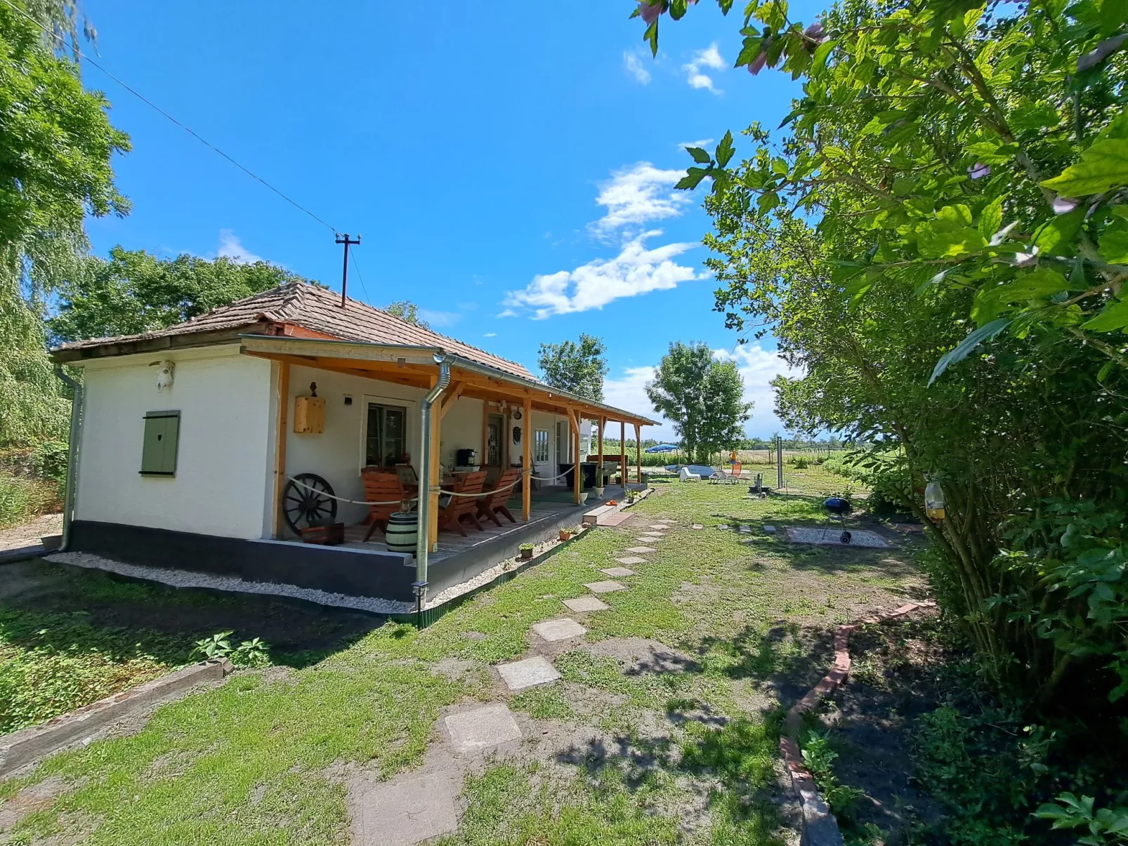 Balatoni Farmhaz-Outside