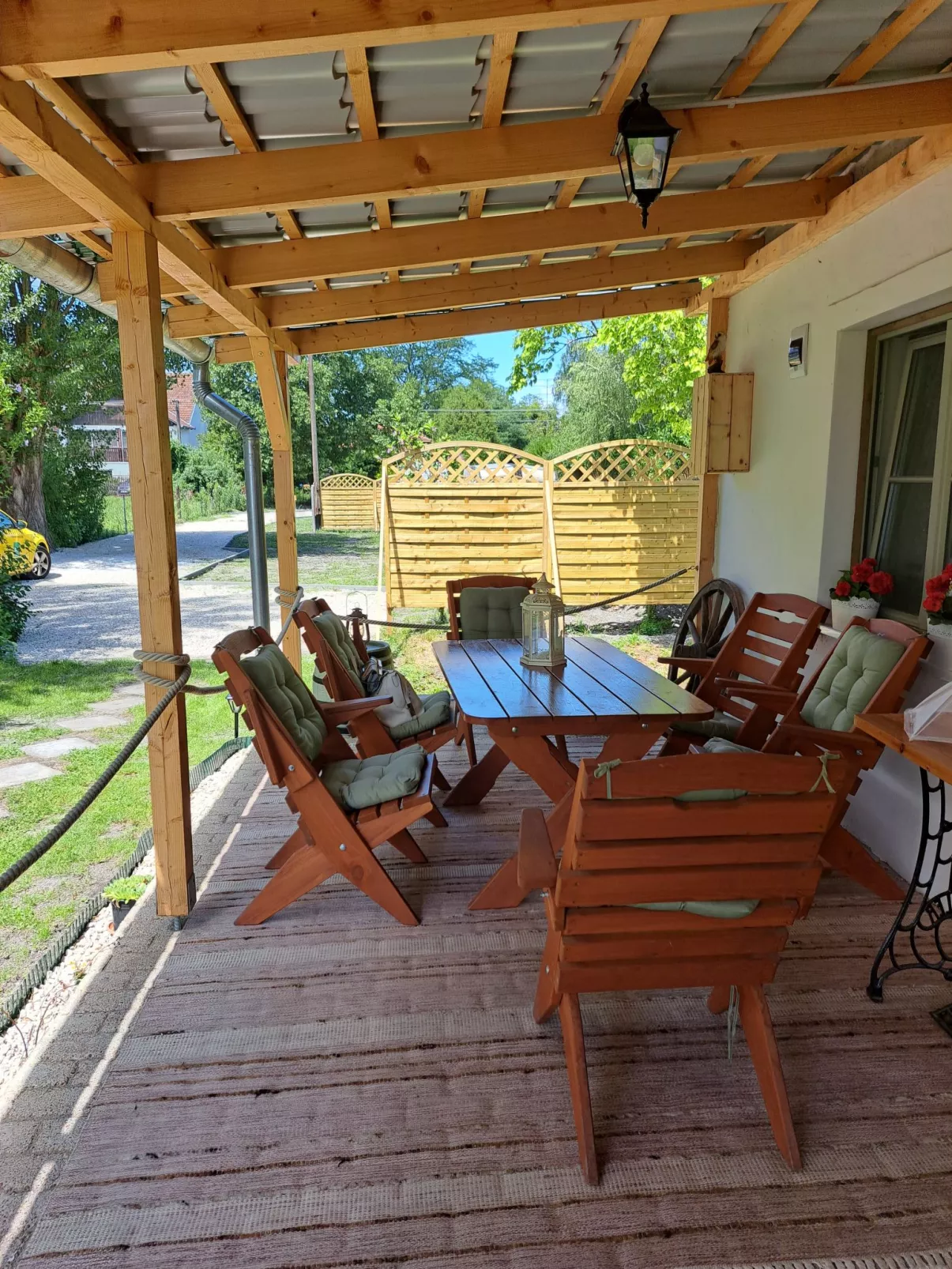 Balatoni Farmhaz-Outside