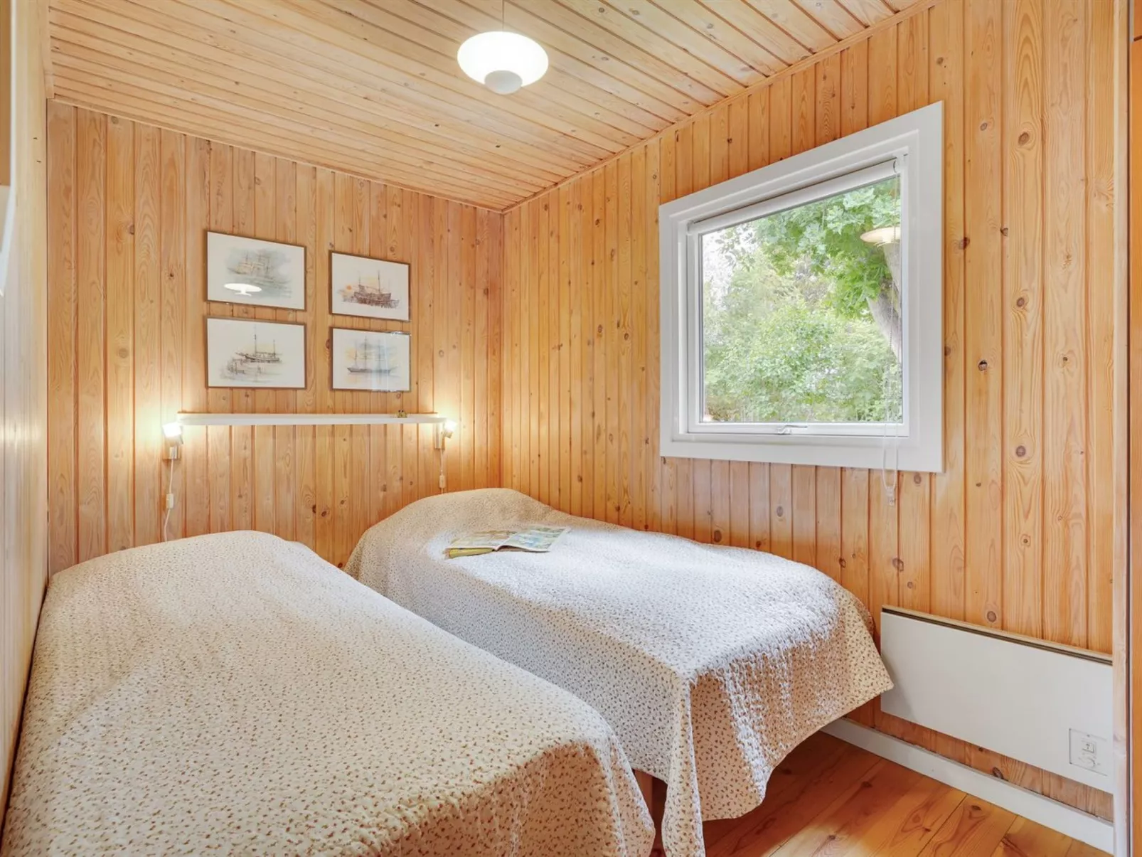 "Farthin" - 800m from the sea-Inside