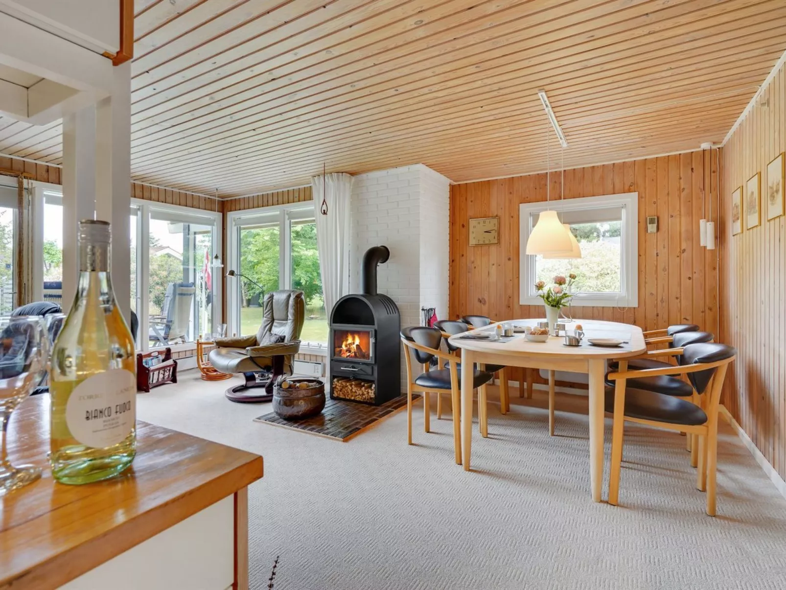 "Farthin" - 800m from the sea-Inside