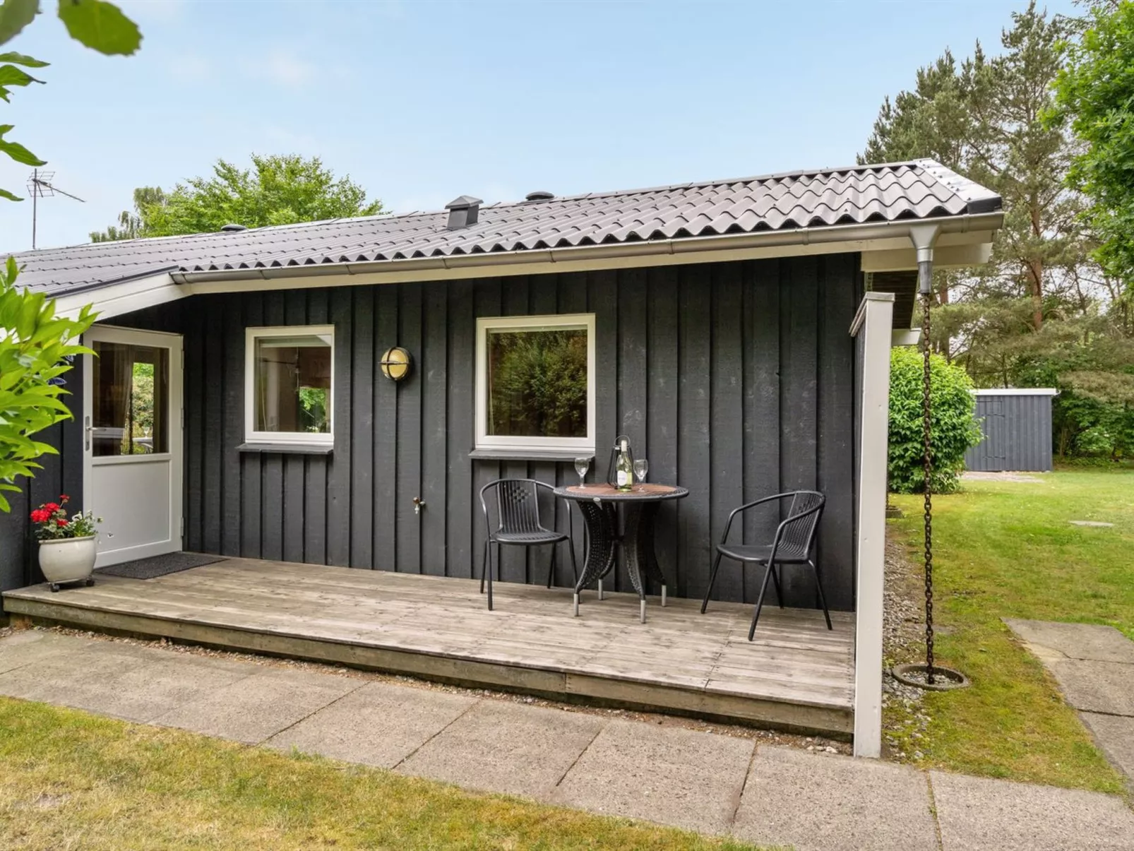 "Farthin" - 800m from the sea-Outside