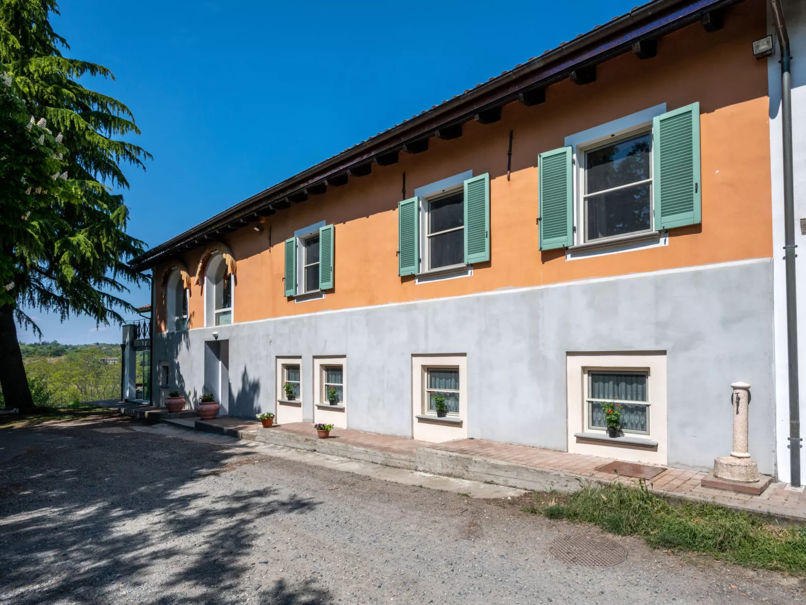Sant'Evasio-Outside