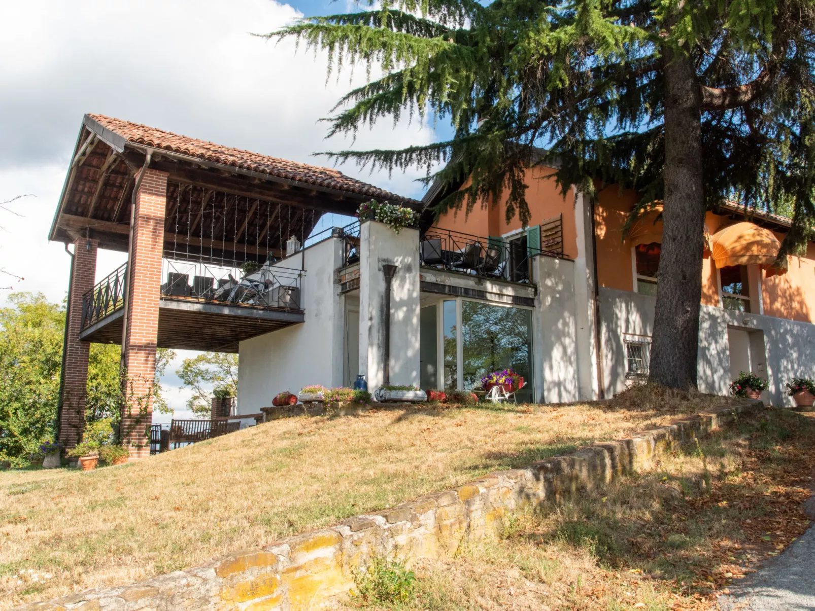 Sant'Evasio-Outside