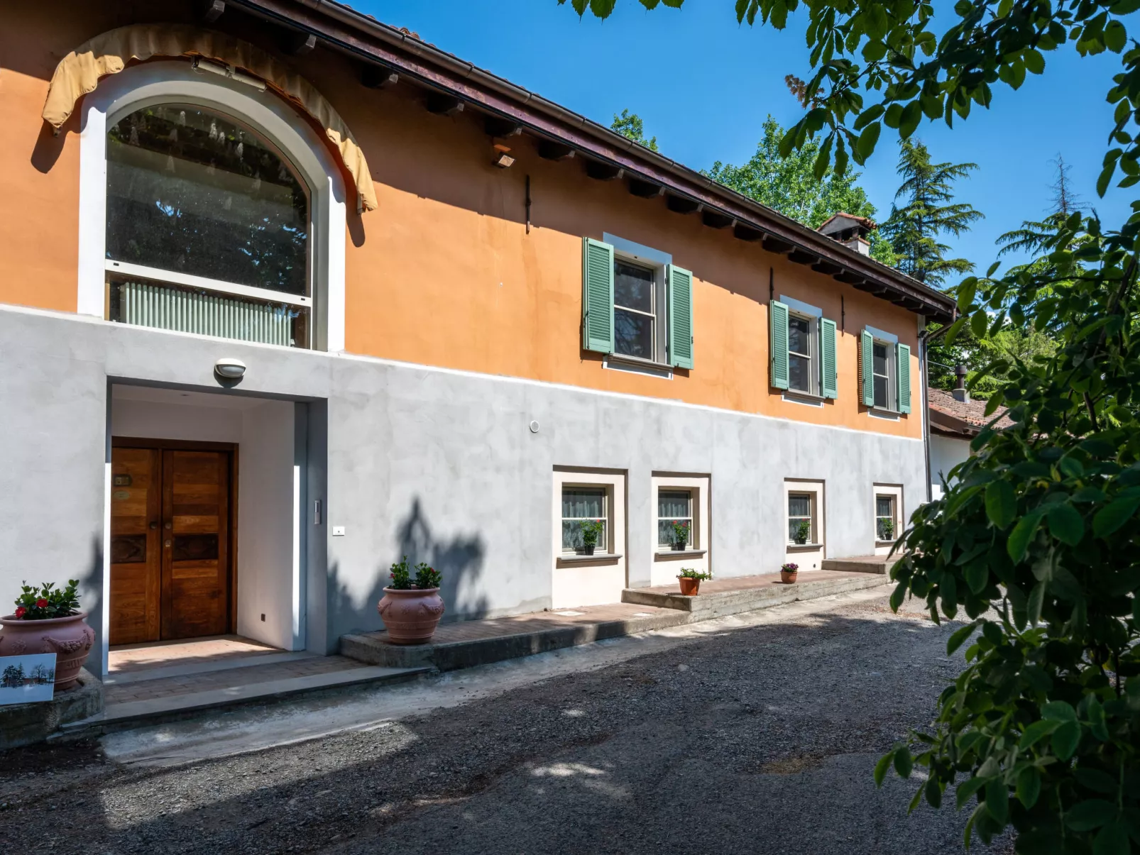 Sant'Evasio-Outside