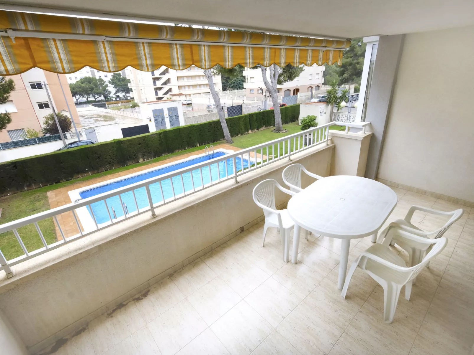 Apartamentos Miranda-Outside