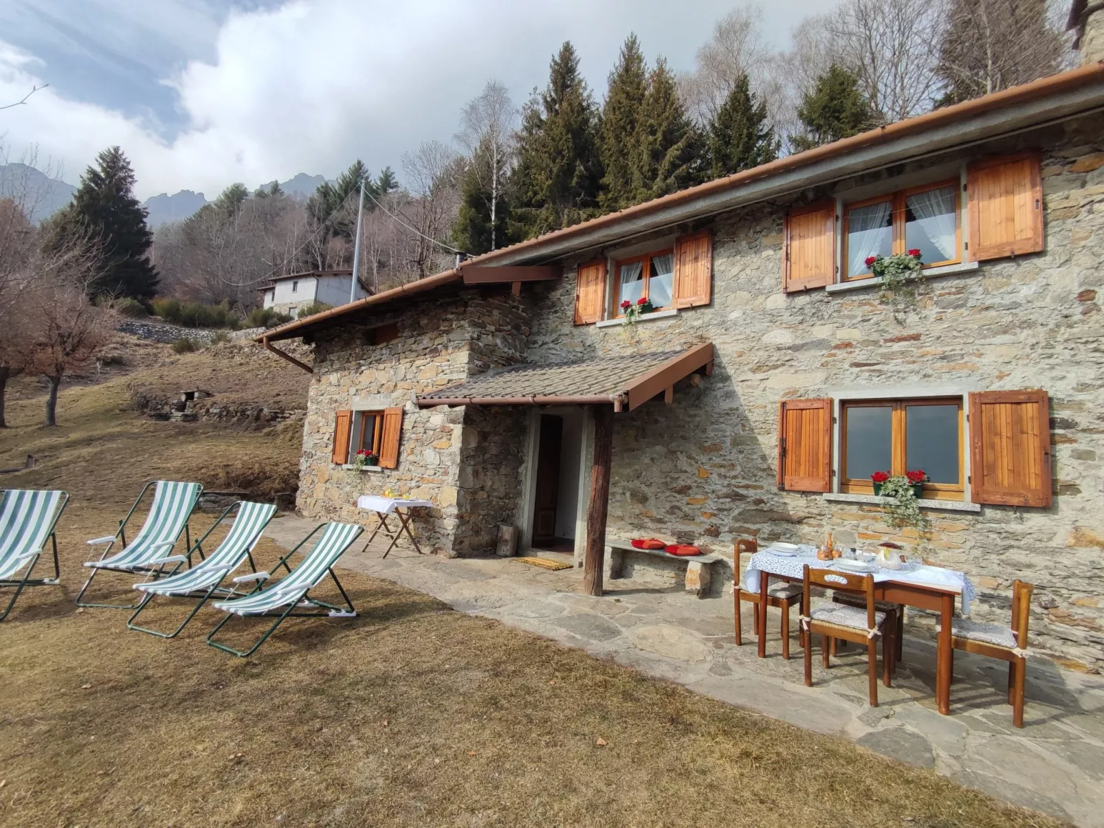 Munt del Nana-Outside