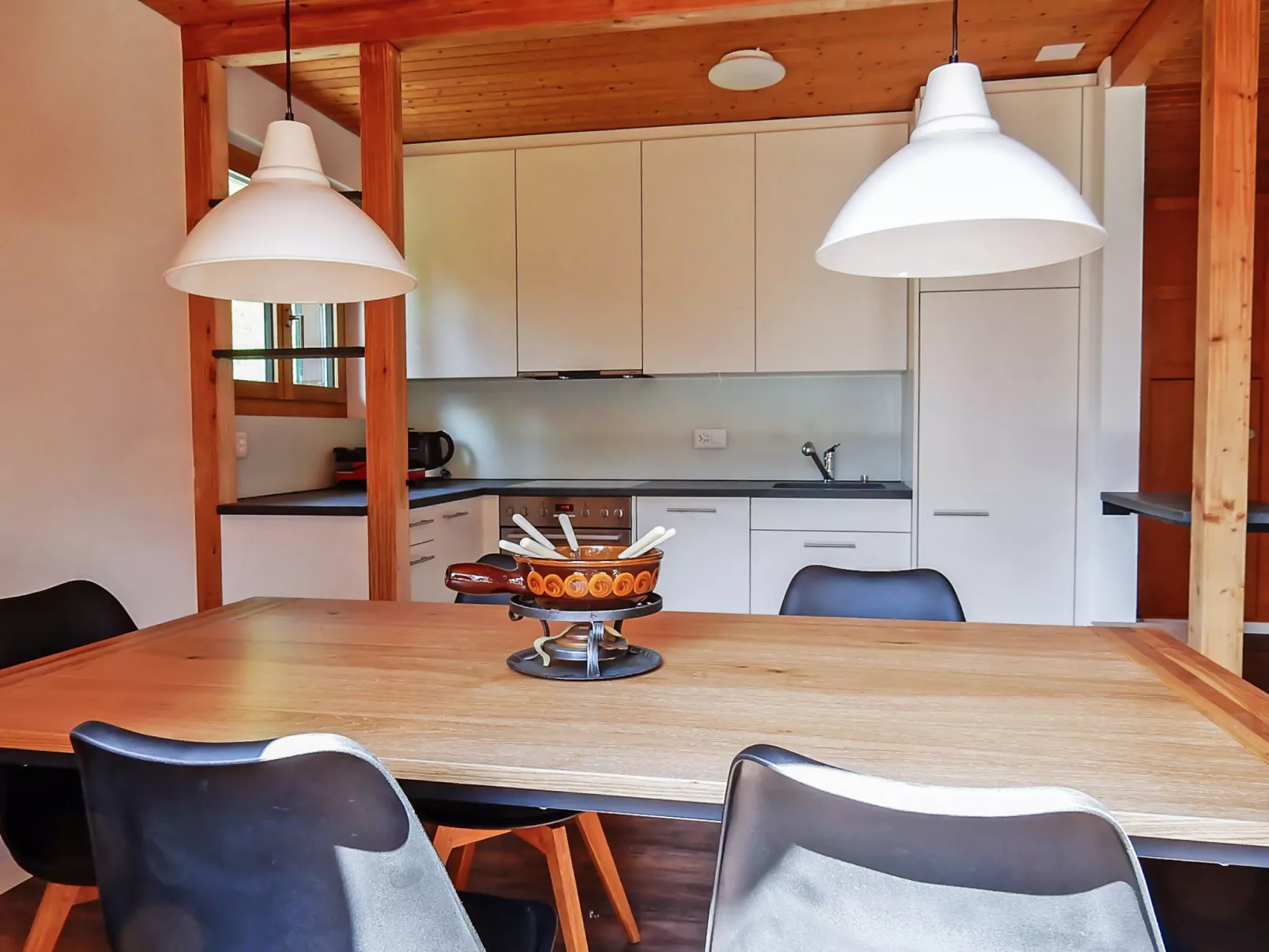 Chalet Bienli Mitte-Dedans