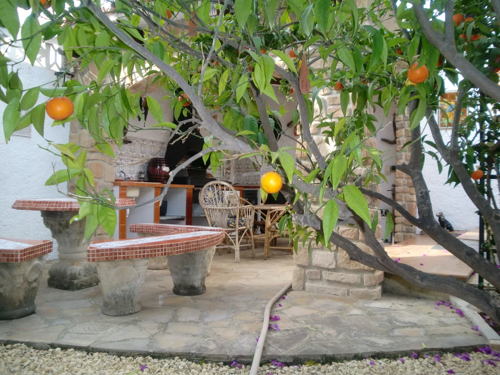 De las Rosas-Outside