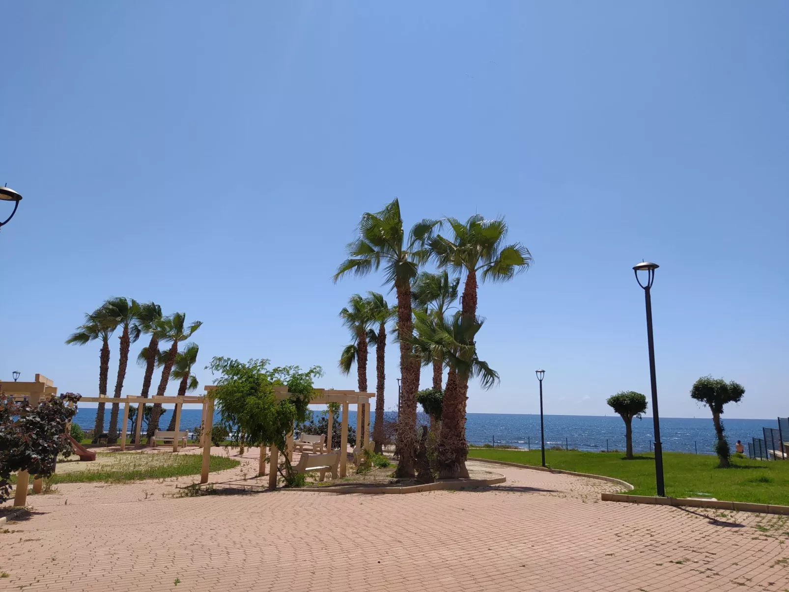 Cabo Mar-Outside