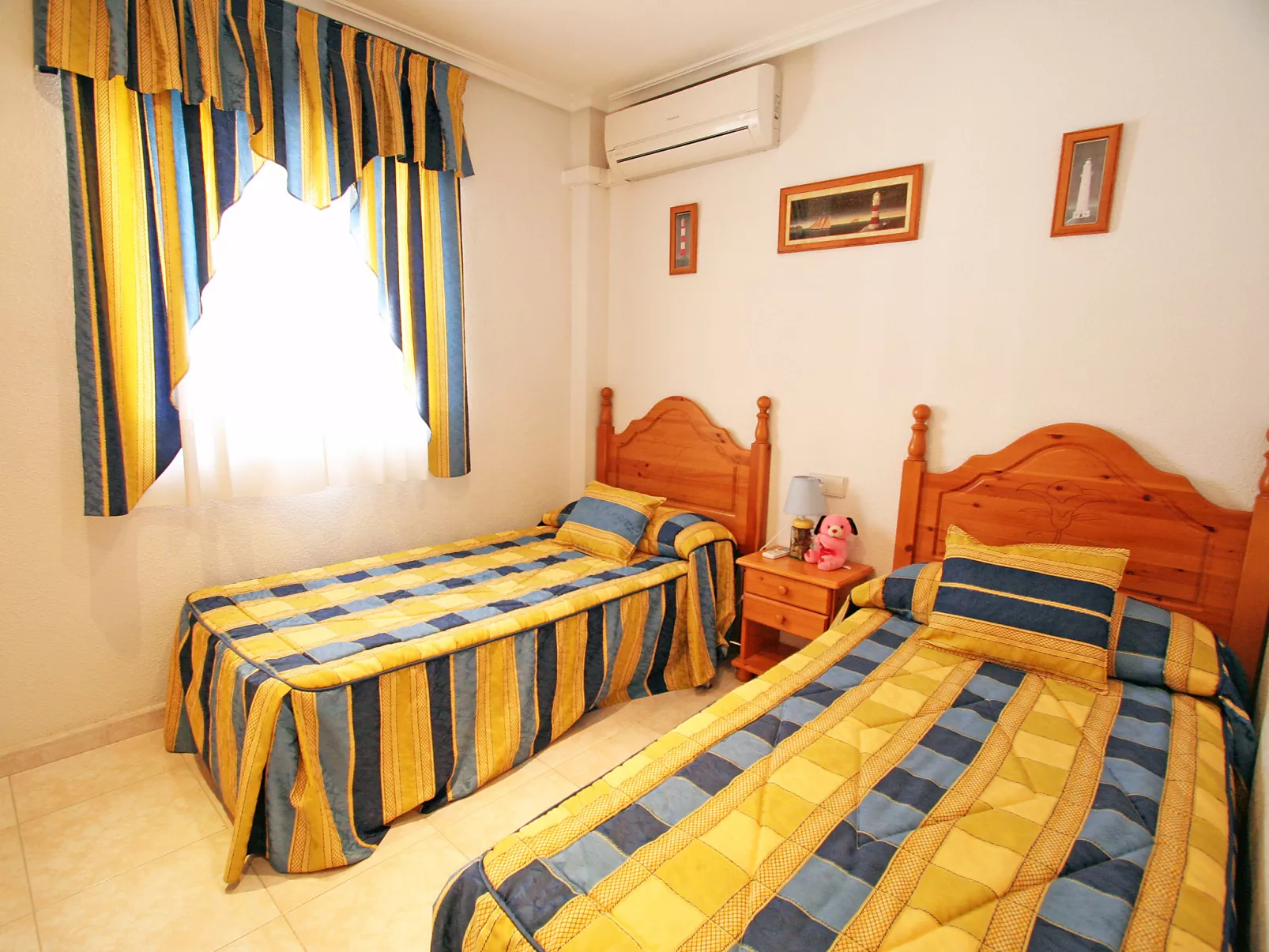 Tamarit Beach-Inside