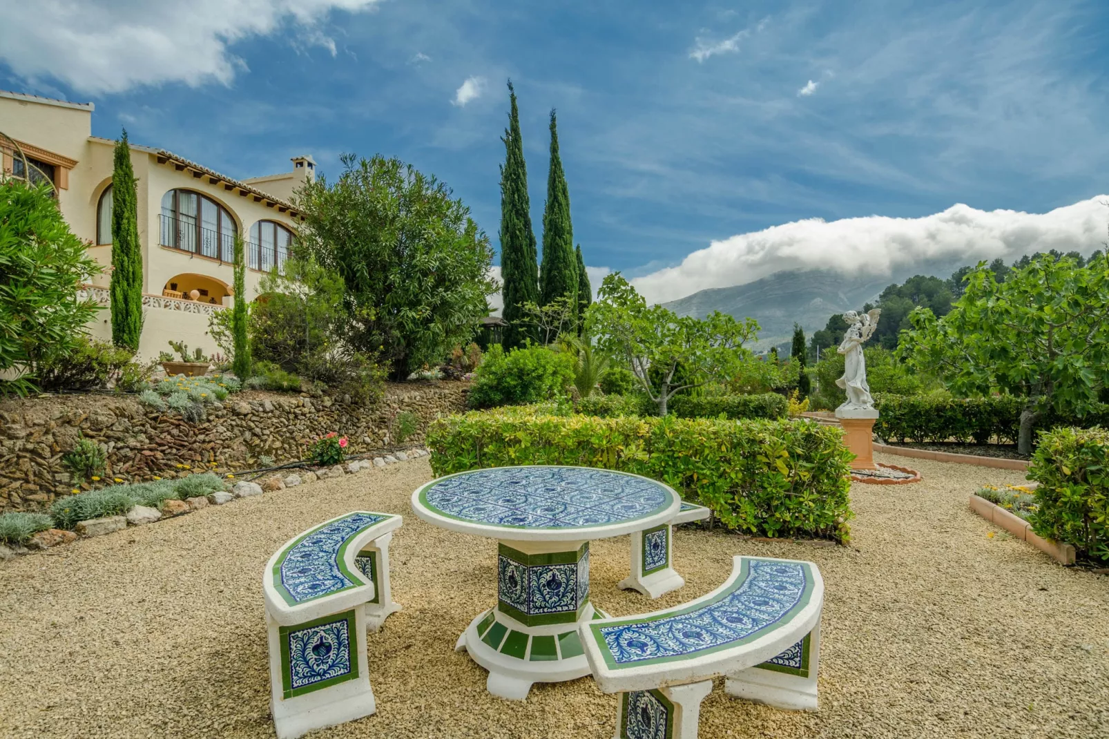 Casa el Paraiso	-Gardens summer