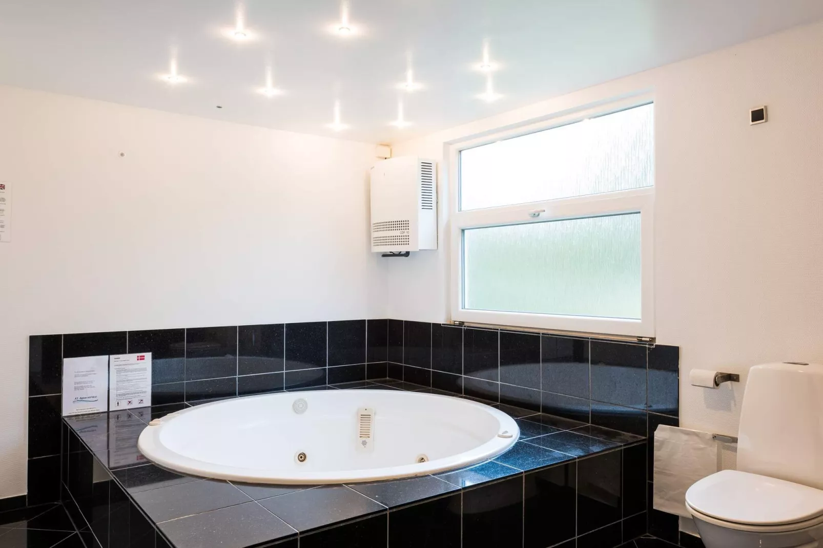 10 Personen Ferienhaus in Blåvand-Wellnessbereich