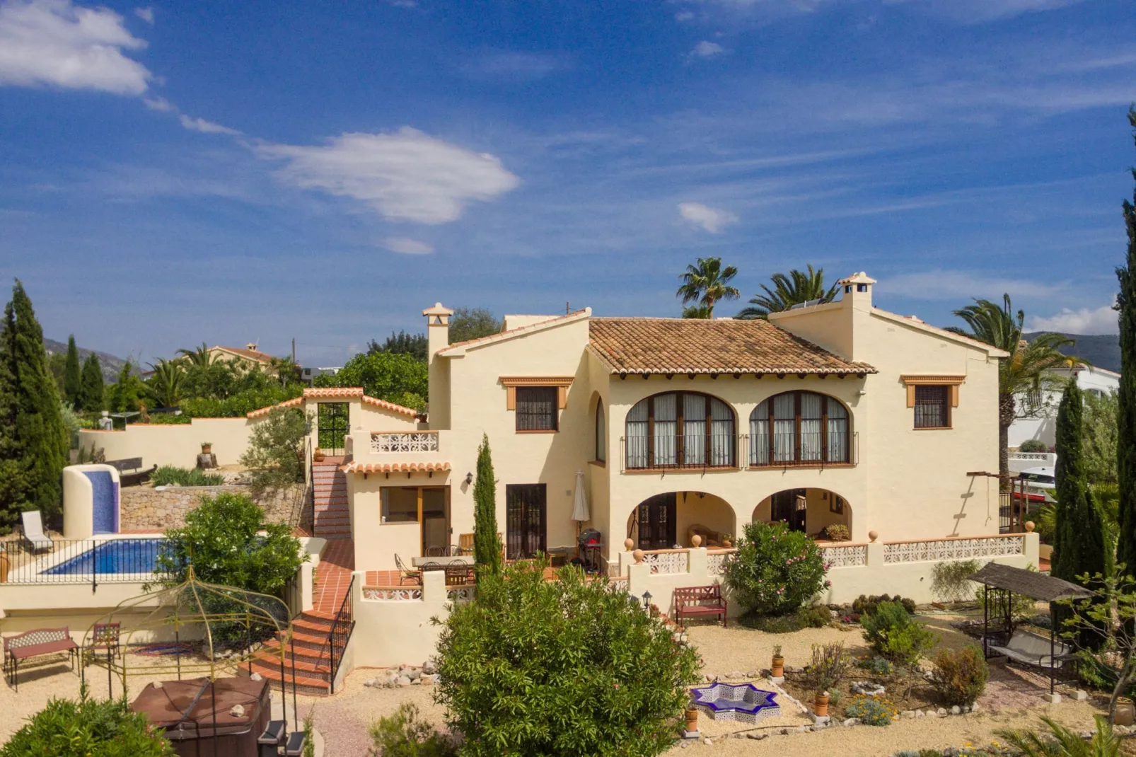 Casa el Paraiso	-Exterior summer