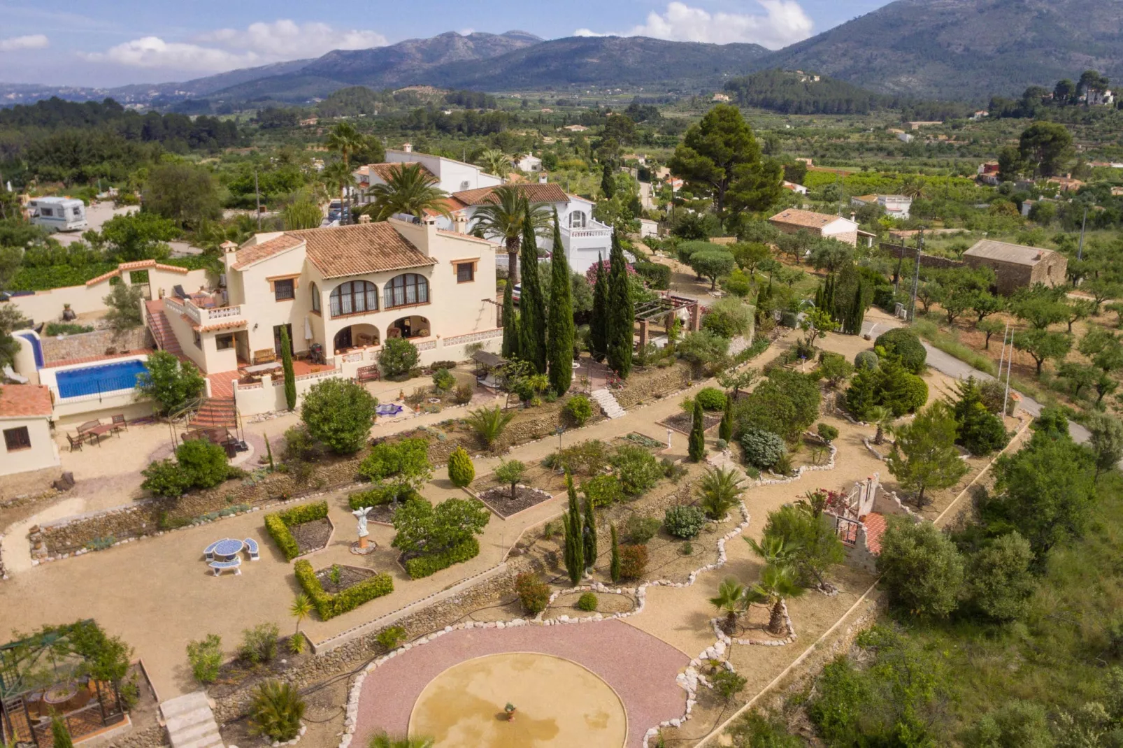 Casa el Paraiso	-Exterior summer