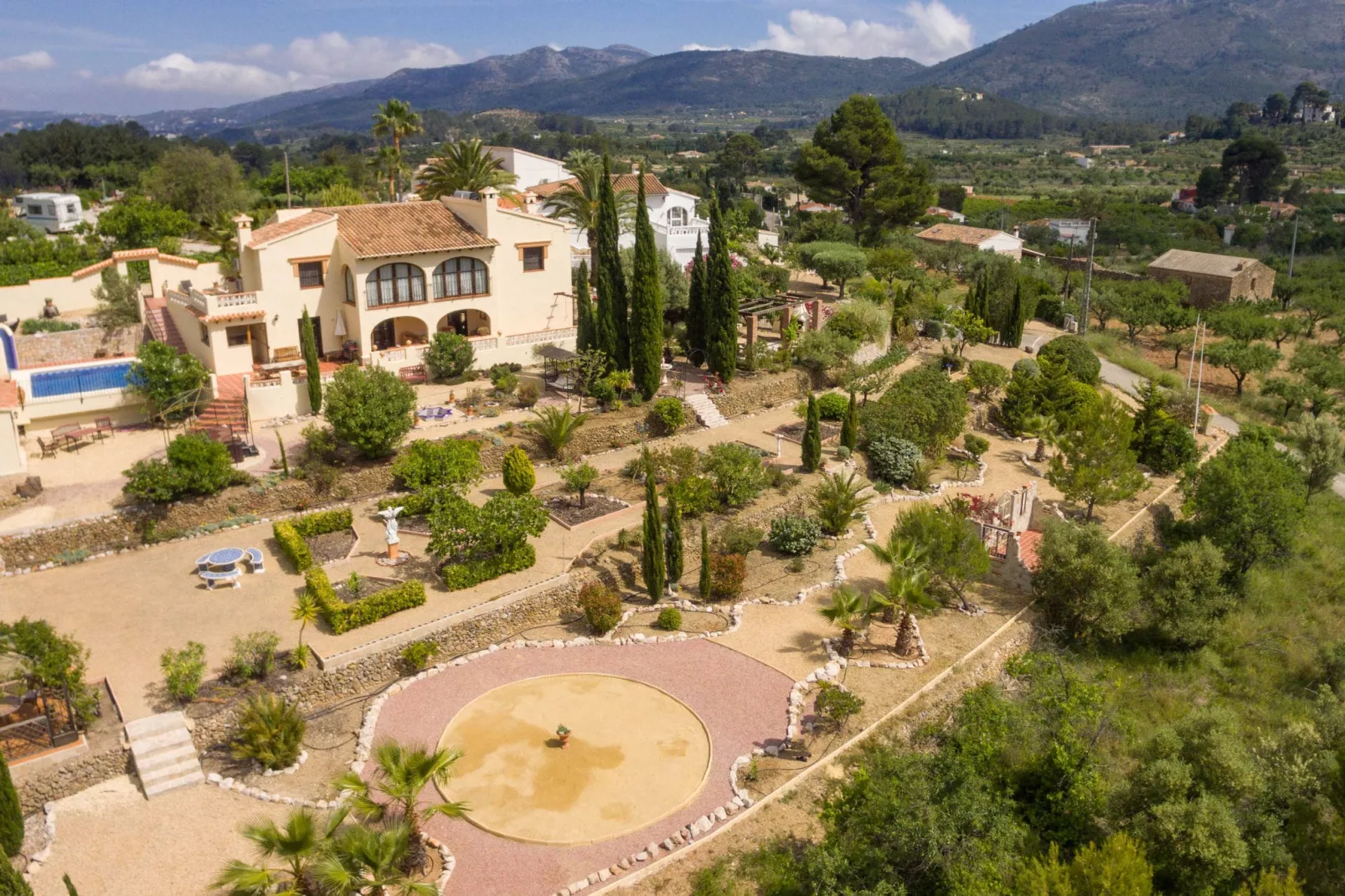 Casa el Paraiso	-Exterior summer