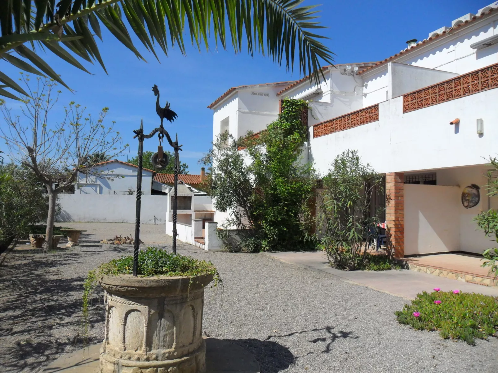 Anfora 2-Outside