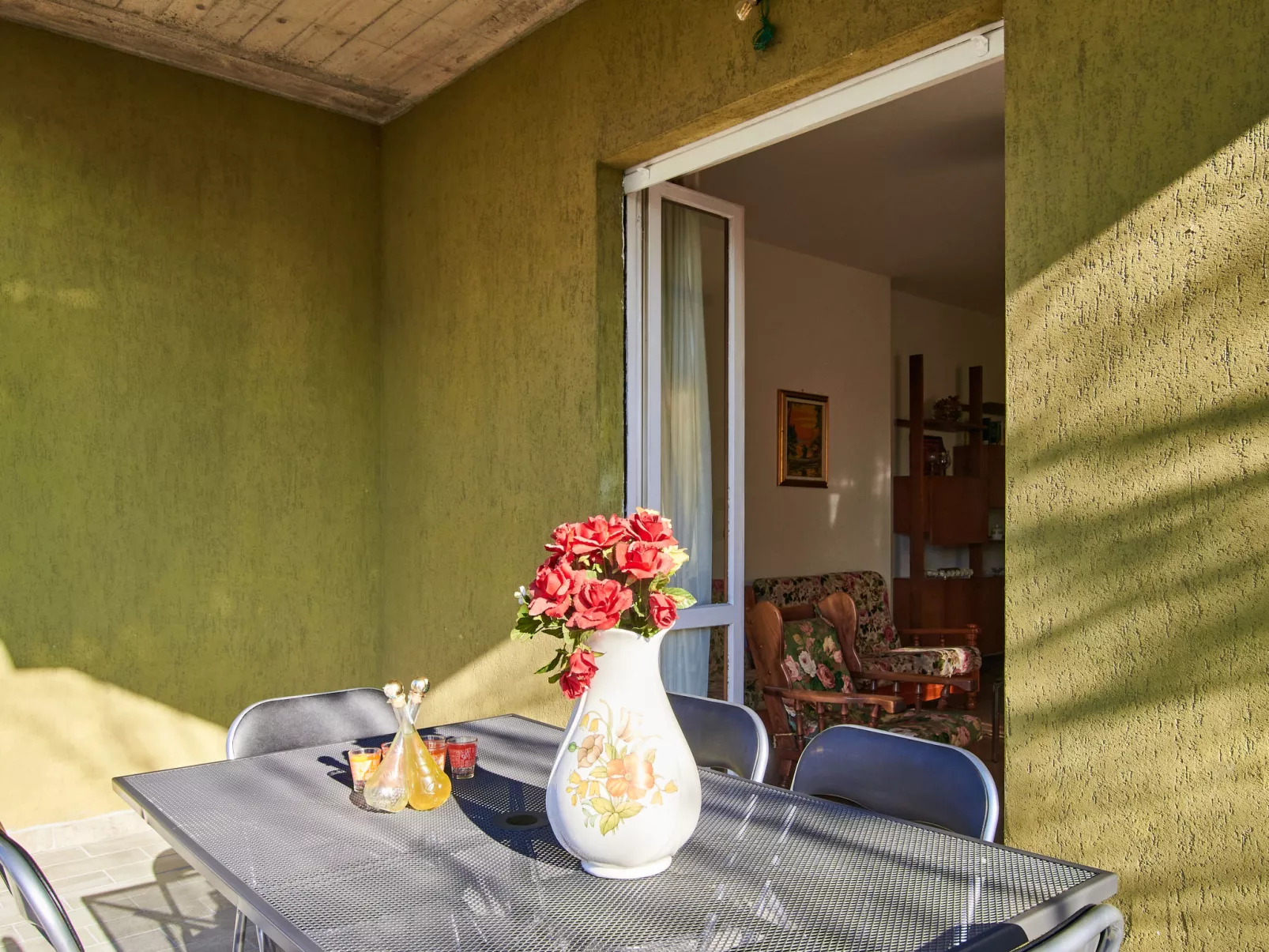 The Green House-Outside