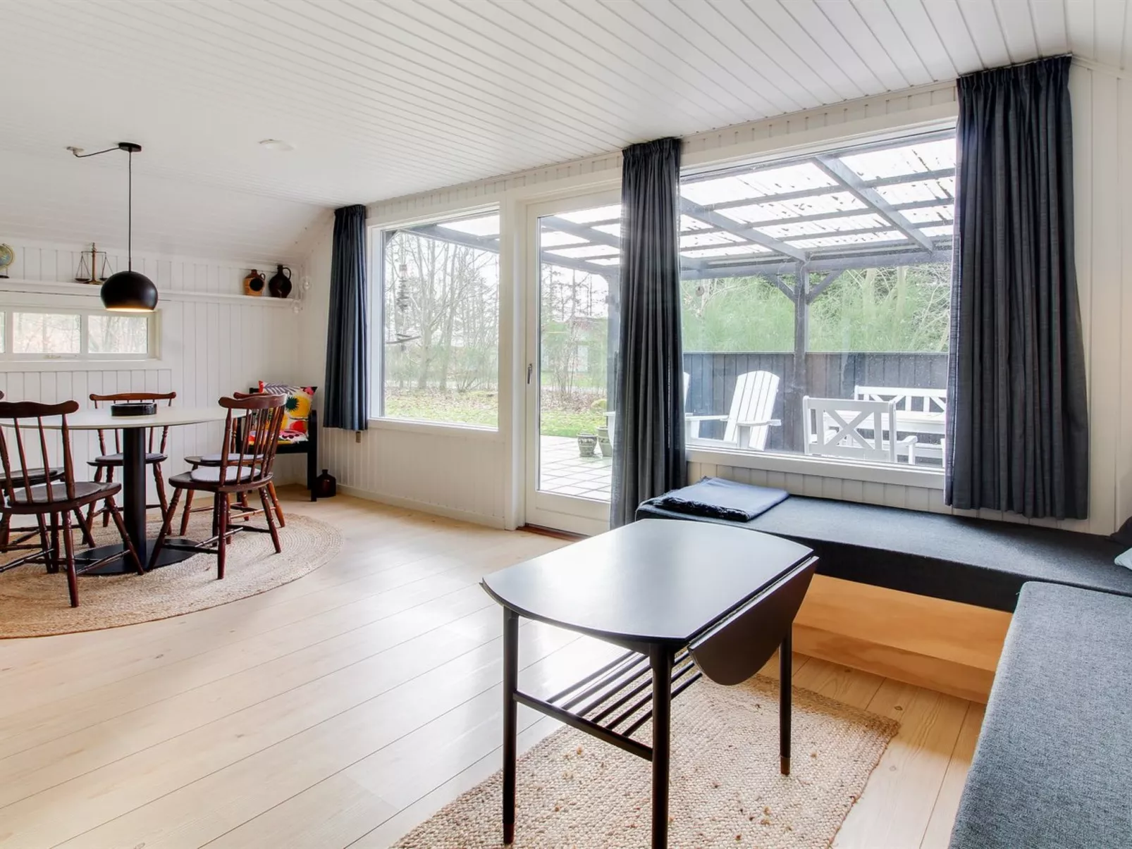 "Nissine" - 50km from the sea-Drinnen