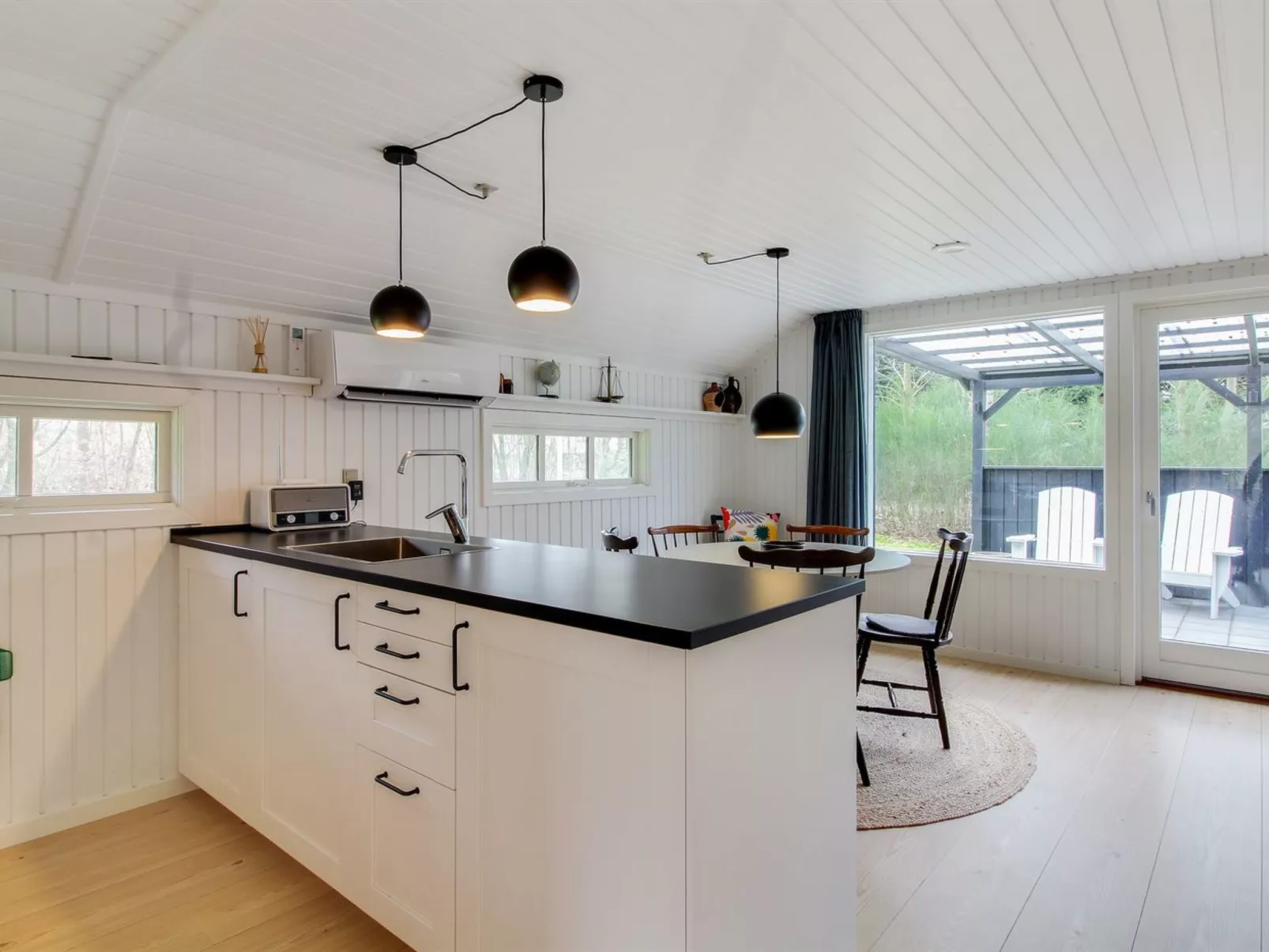 "Nissine" - 50km from the sea-Drinnen