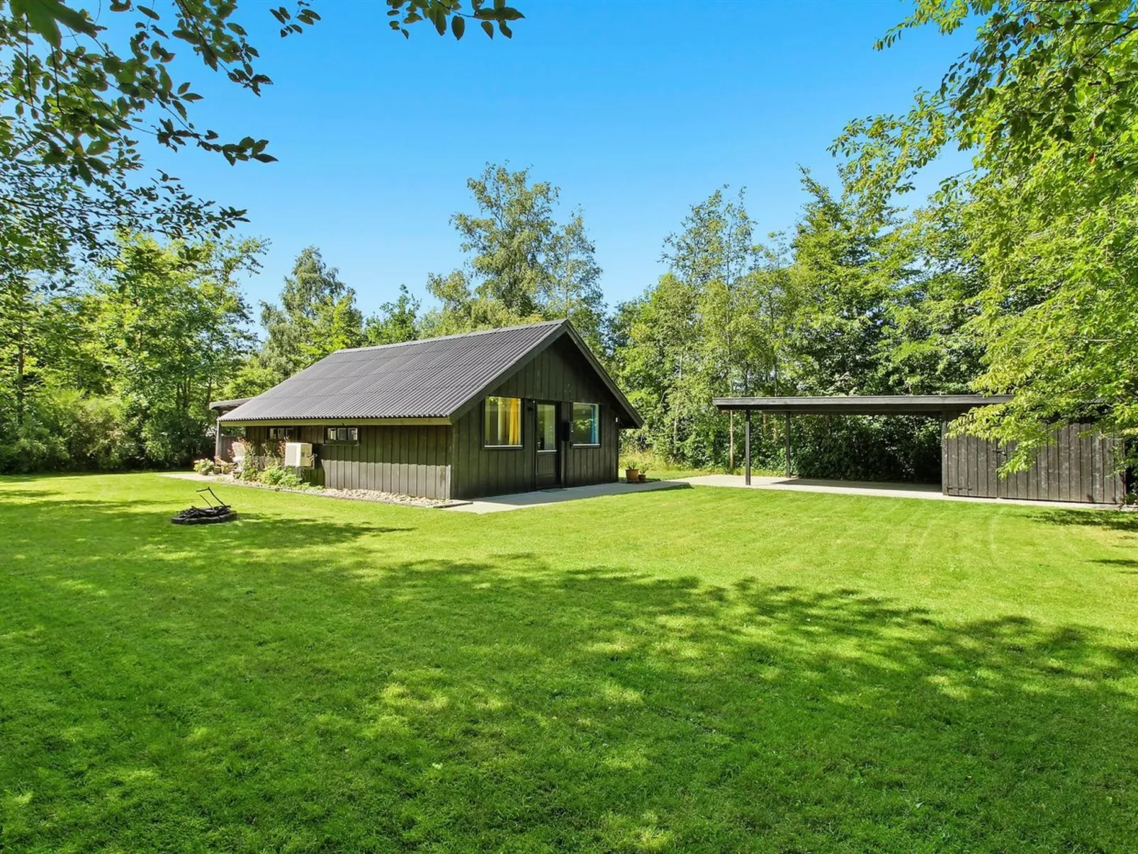 "Nissine" - 50km from the sea-Draußen