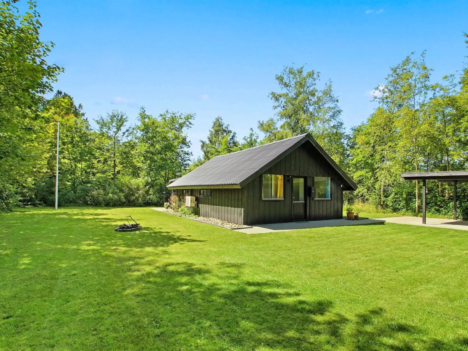 "Nissine" - 50km from the sea-Draußen