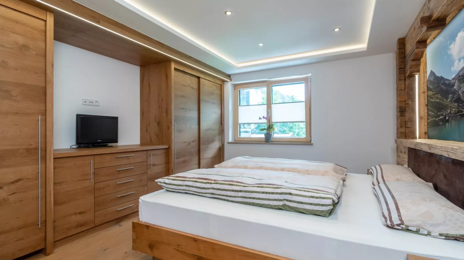 Mamalisl-Bedroom