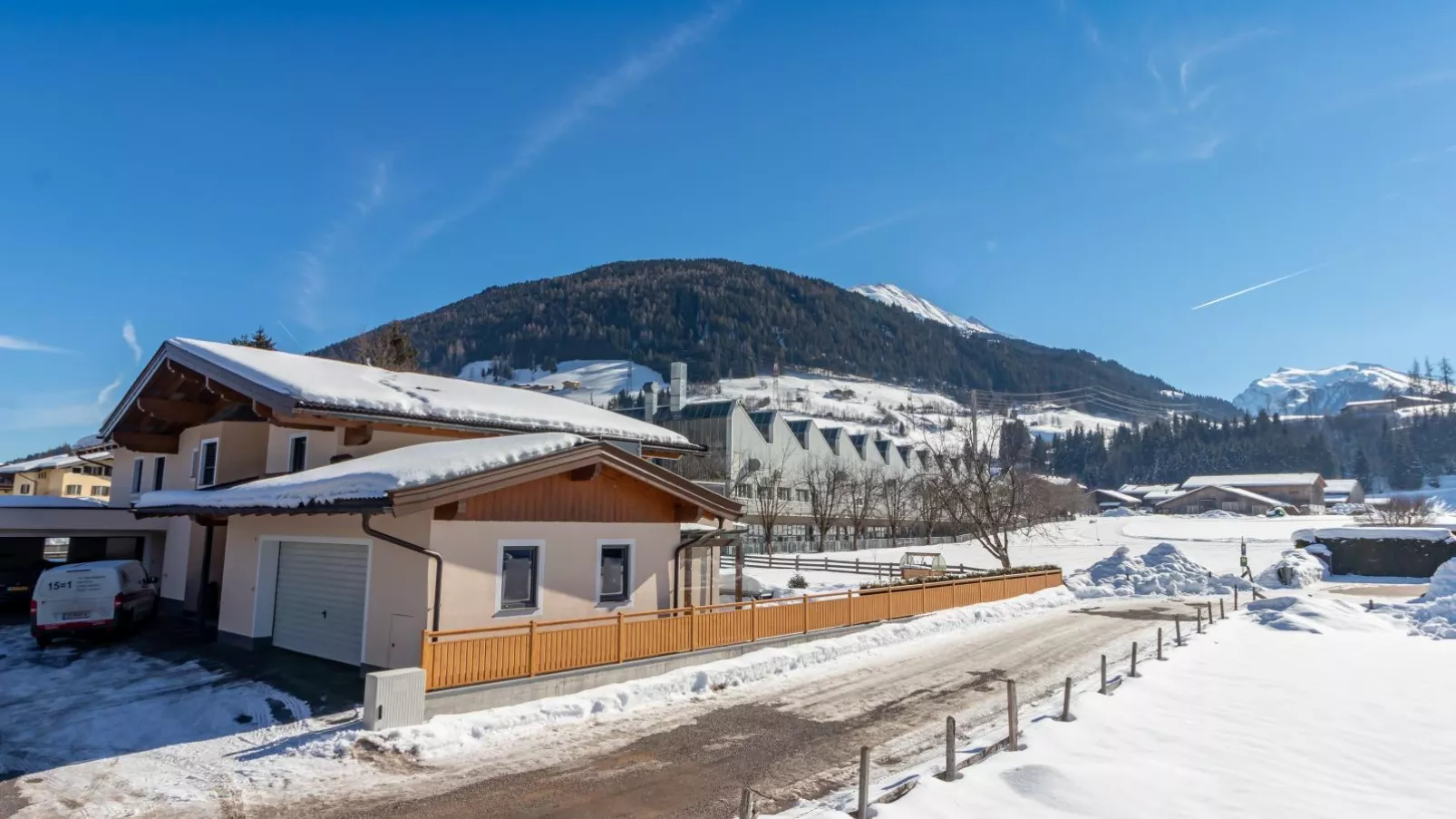 Mamalisl-Exterior winter