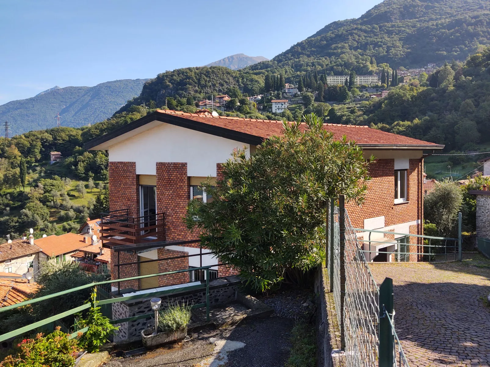 Villa Canonica-Outside