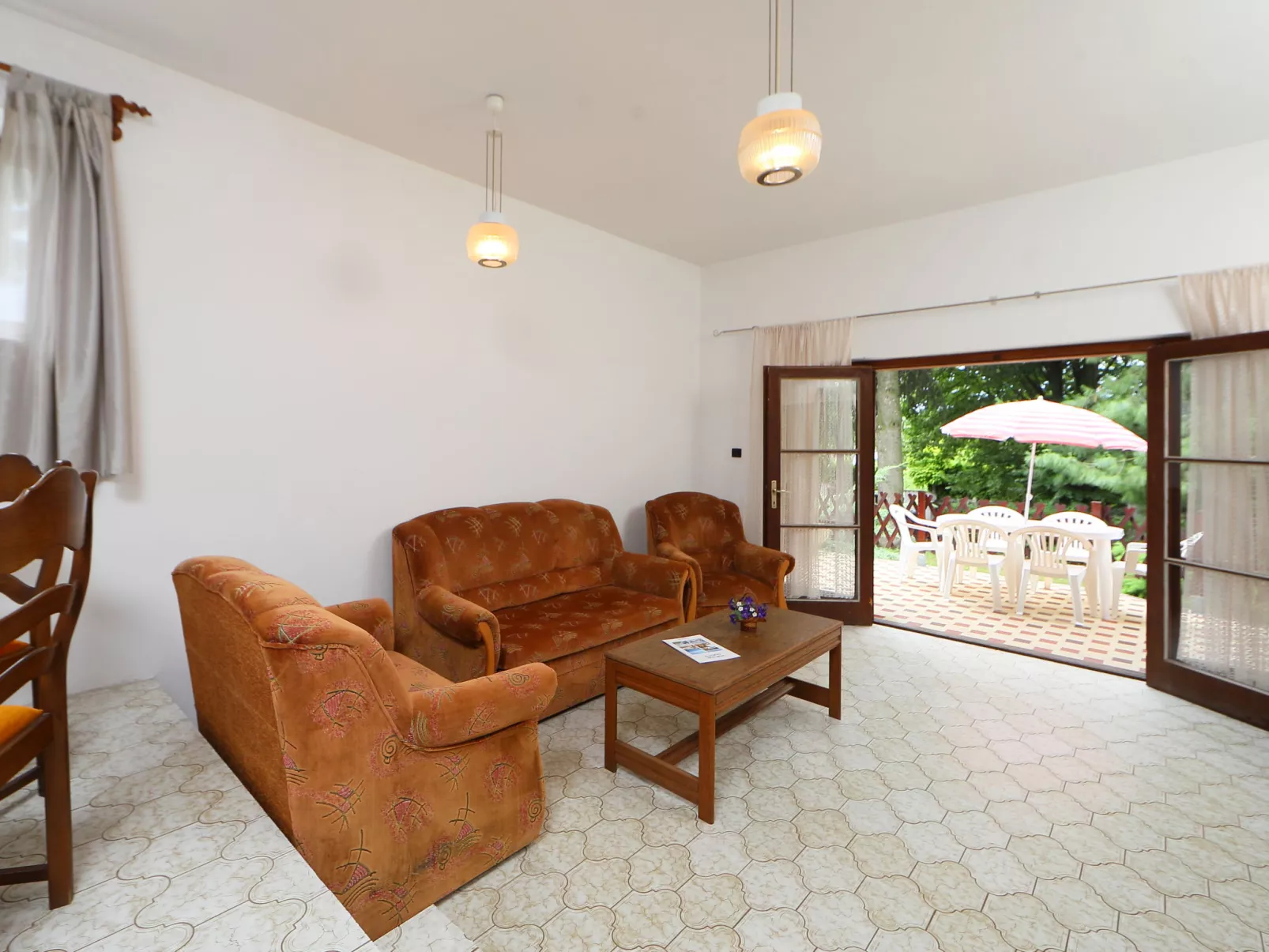 Pinus 2-Inside