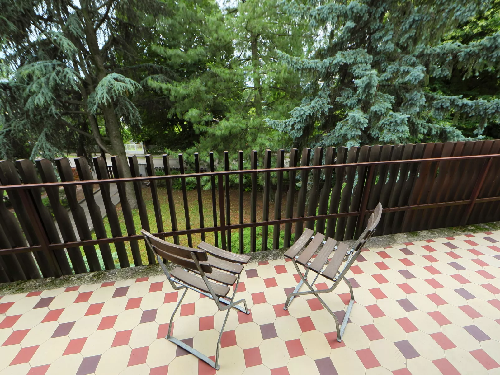 Pinus 2-Inside