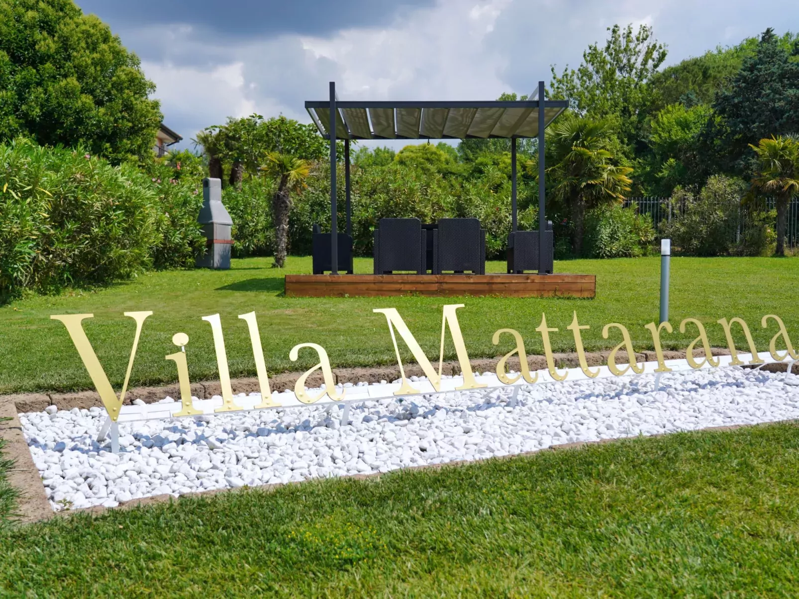 Villa Mattarana-Outside