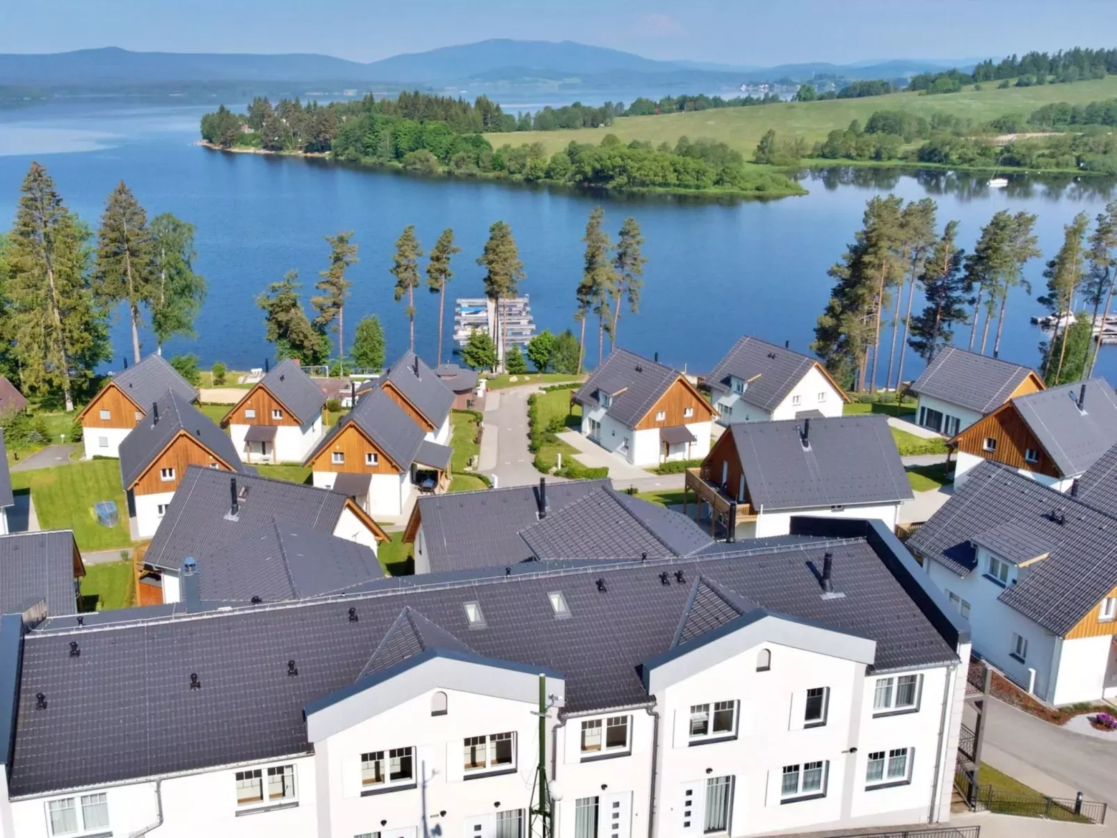 Lakeside Village 4-Outside