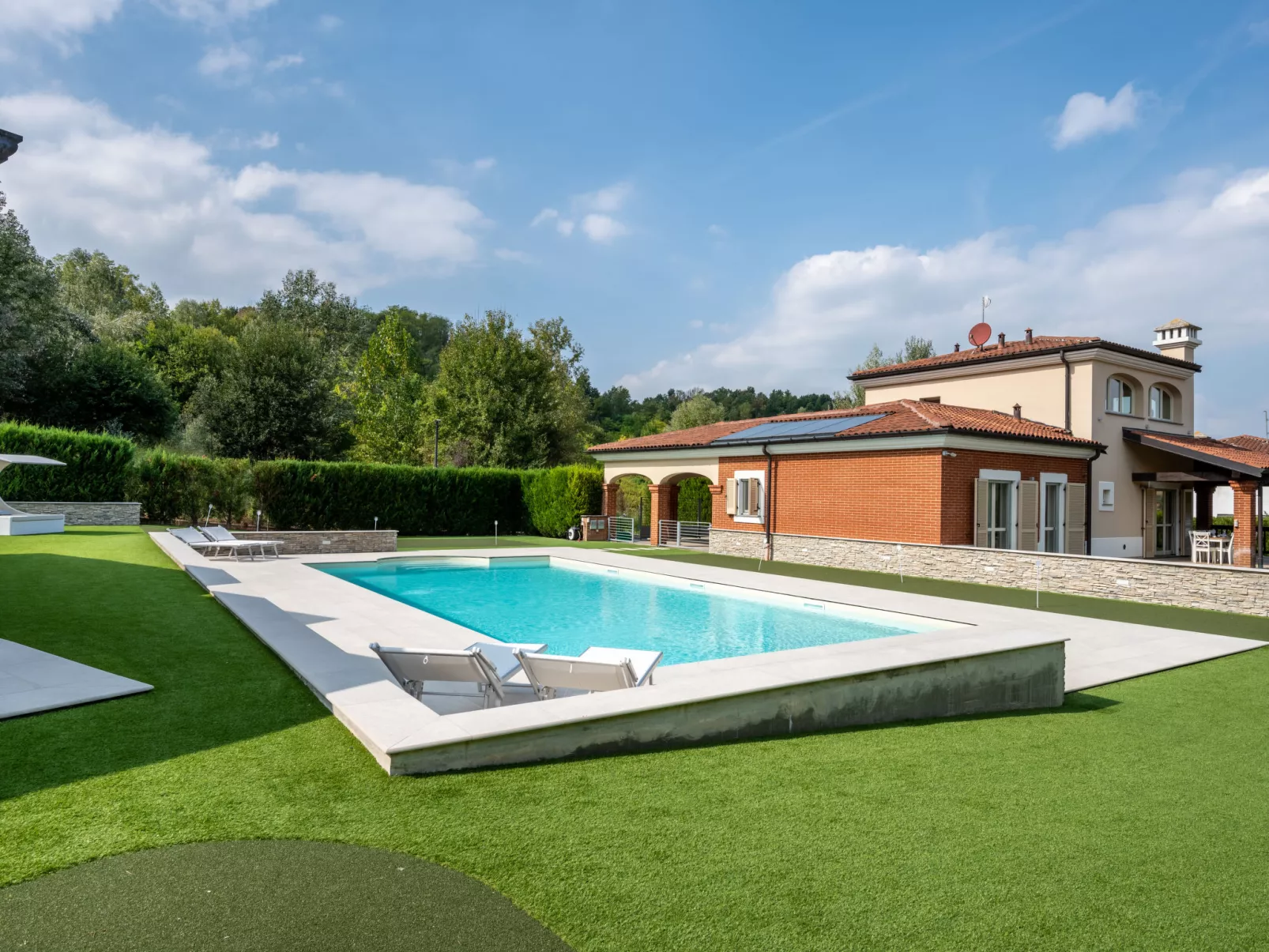 Appendino-Outside