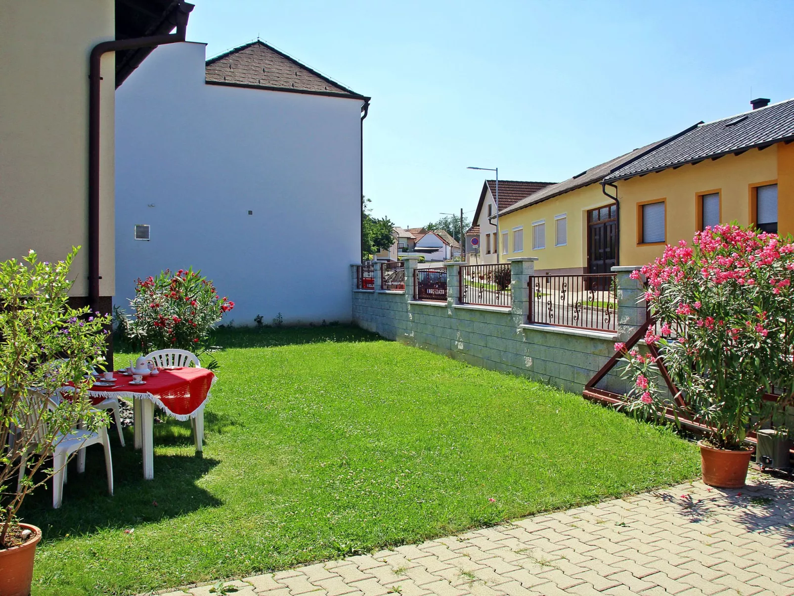 Pannonia-Outside