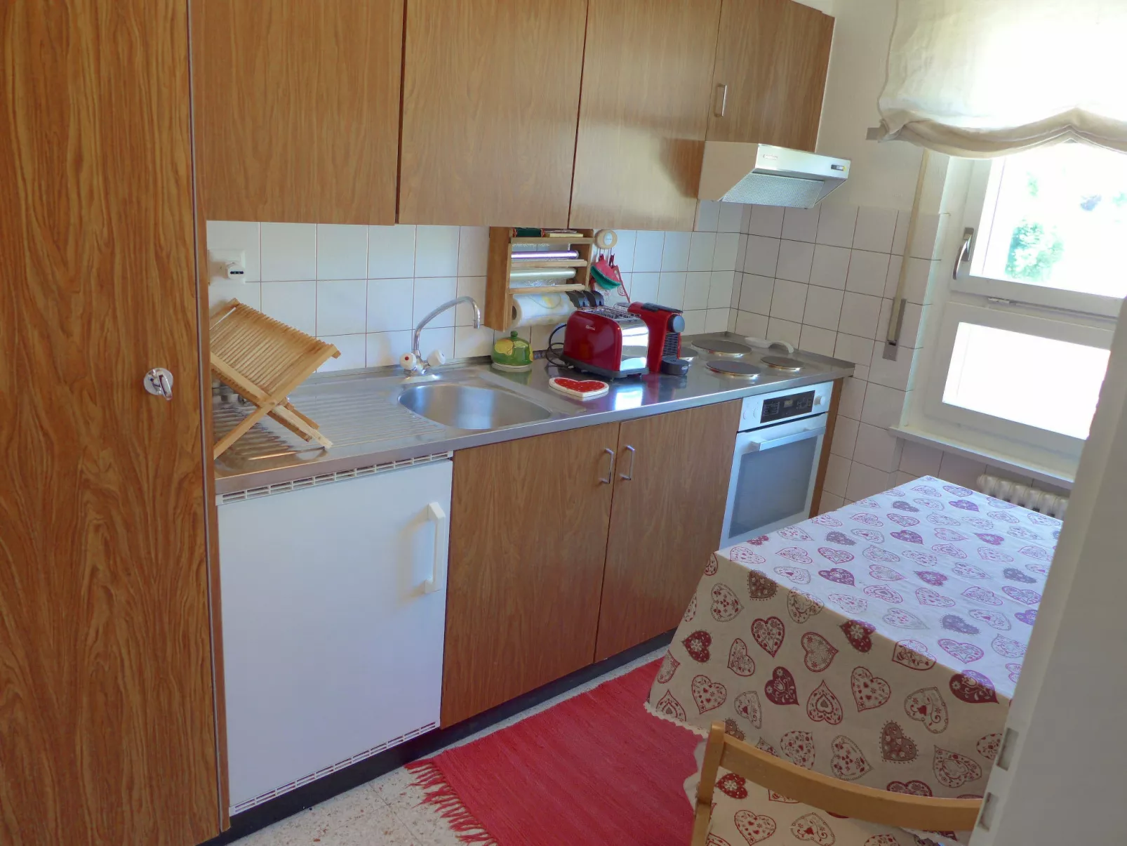 Europa Est 2 / APT 83-Inside