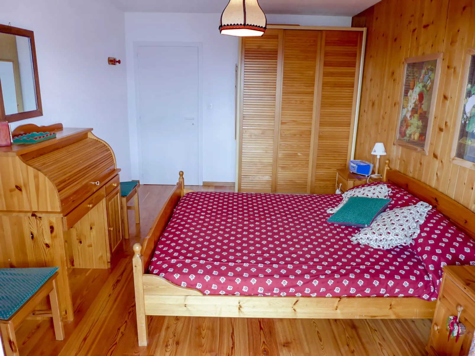 Europa Est 2 / APT 83-Inside