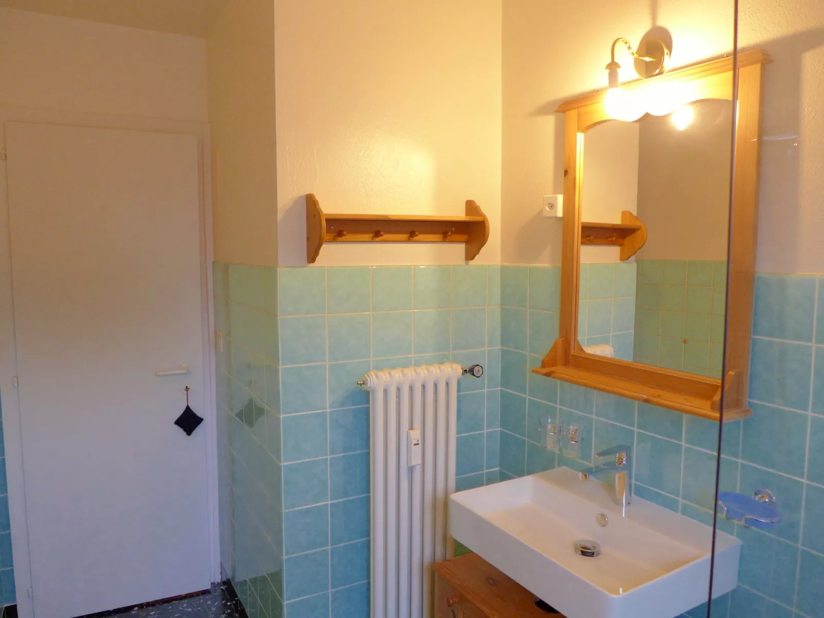 Europa Est 2 / APT 83-Inside